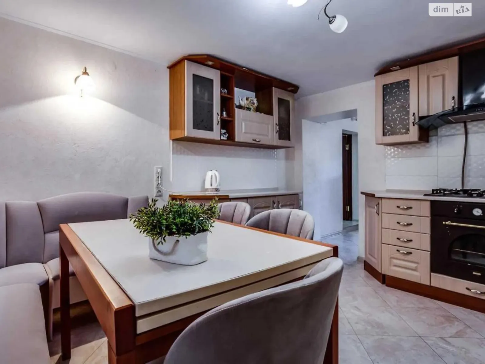 Продается дом на 2 этажа 191.1 кв. м с садом, цена: 173000 $ - фото 1