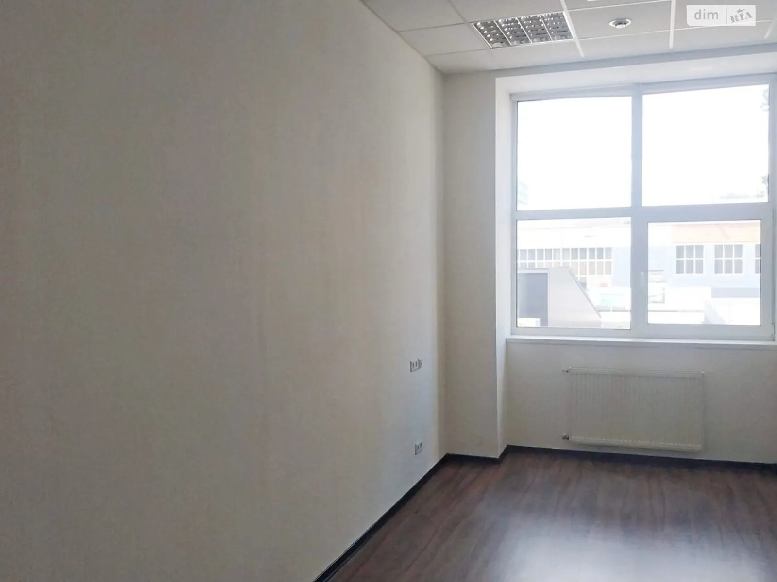 Здається в оренду офіс 22.2 кв. м в бізнес-центрі, цена: 9610 грн - фото 1