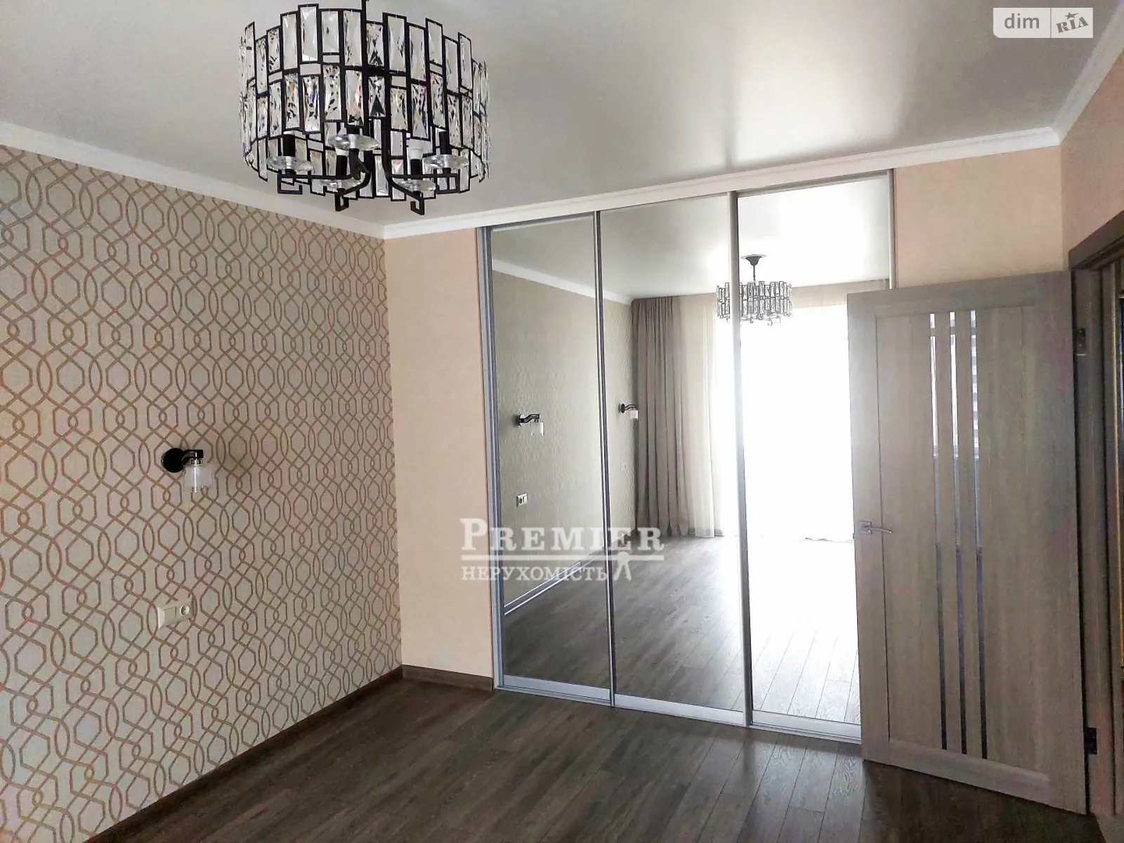 Продається 1-кімнатна квартира 43 кв. м у Одесі, вул. Академіка Сахарова - фото 1