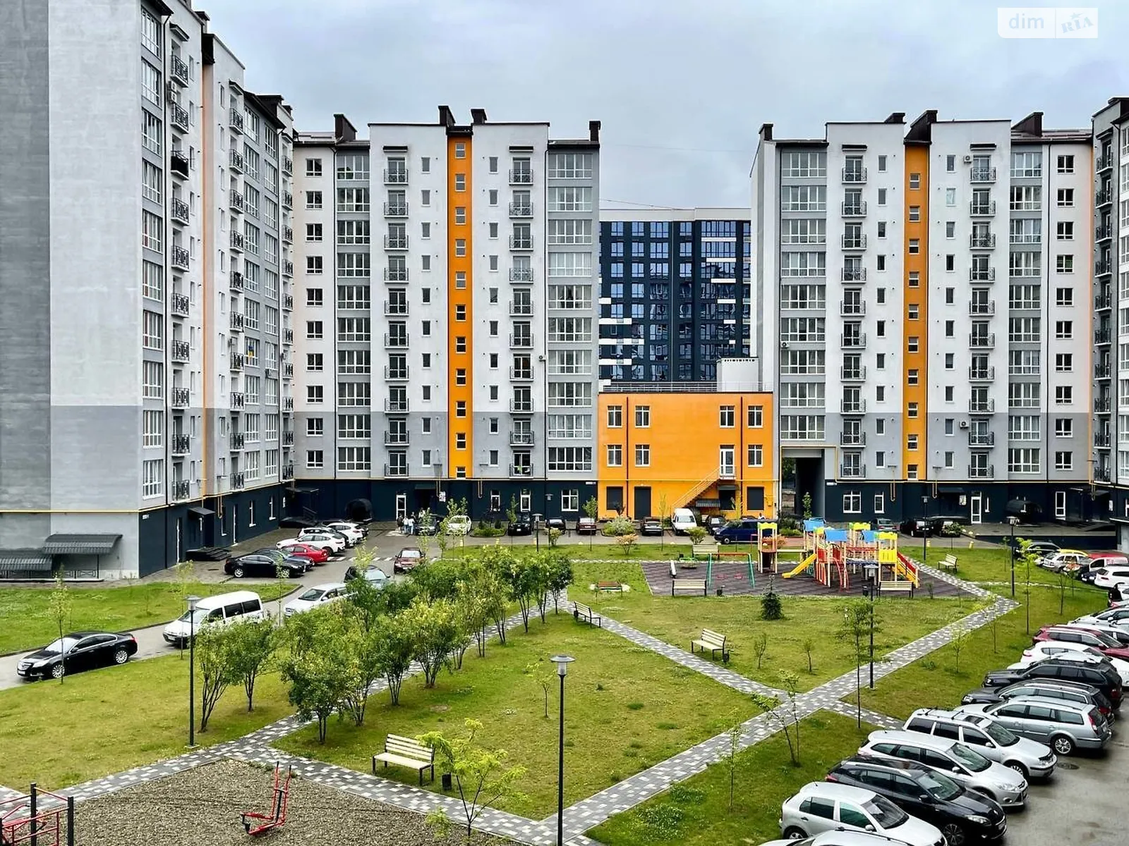 Продается 2-комнатная квартира 57.4 кв. м в Ивано-Франковске, ул. Химиков, 35 - фото 1