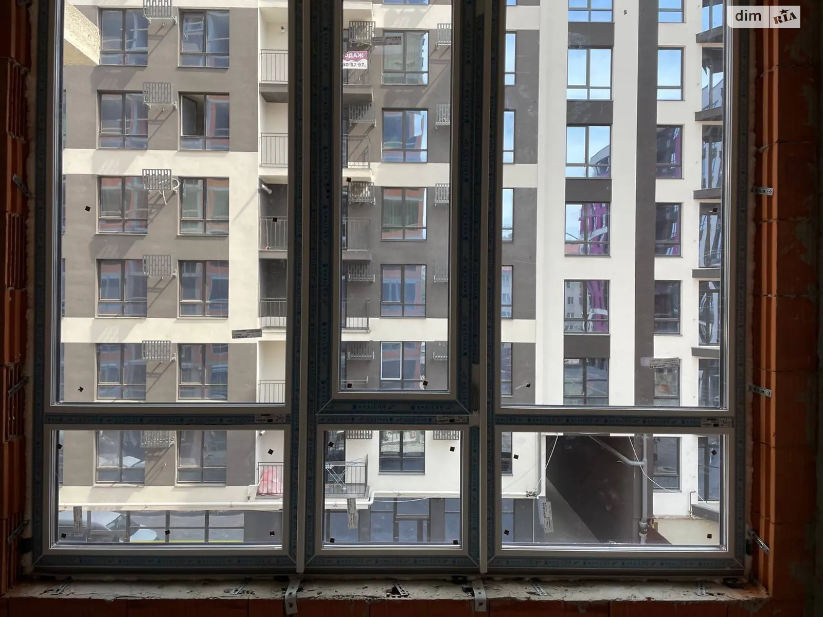 Продается 1-комнатная квартира 41 кв. м в Ивано-Франковске, ул. Крайковского, 1А - фото 1