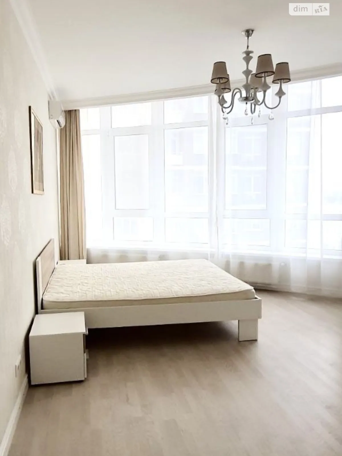 Продается 2-комнатная квартира 115 кв. м в Одессе, бул. Французский - фото 1