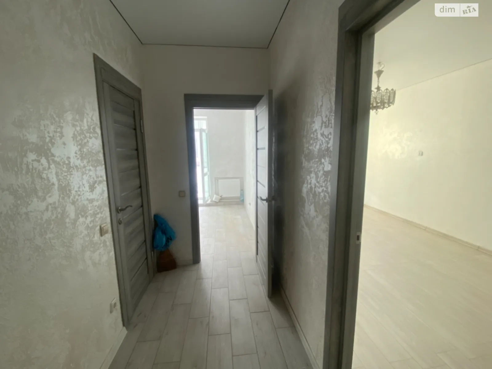 Продается 1-комнатная квартира 48 кв. м в Зарванцах, ул. Одесская, 3 - фото 1