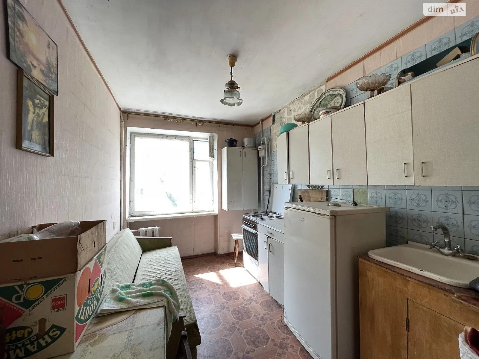 Продается 3-комнатная квартира 63 кв. м в Черноморске, ул. Парусная - фото 1