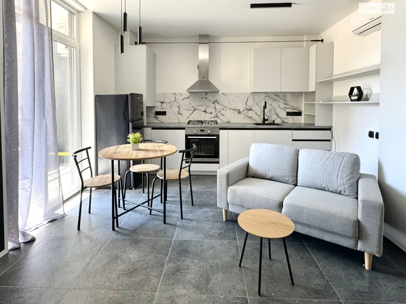 Продается 1-комнатная квартира 40 кв. м в Ирпене, ул. Кобылянской Ольги, 1В/20 - фото 1