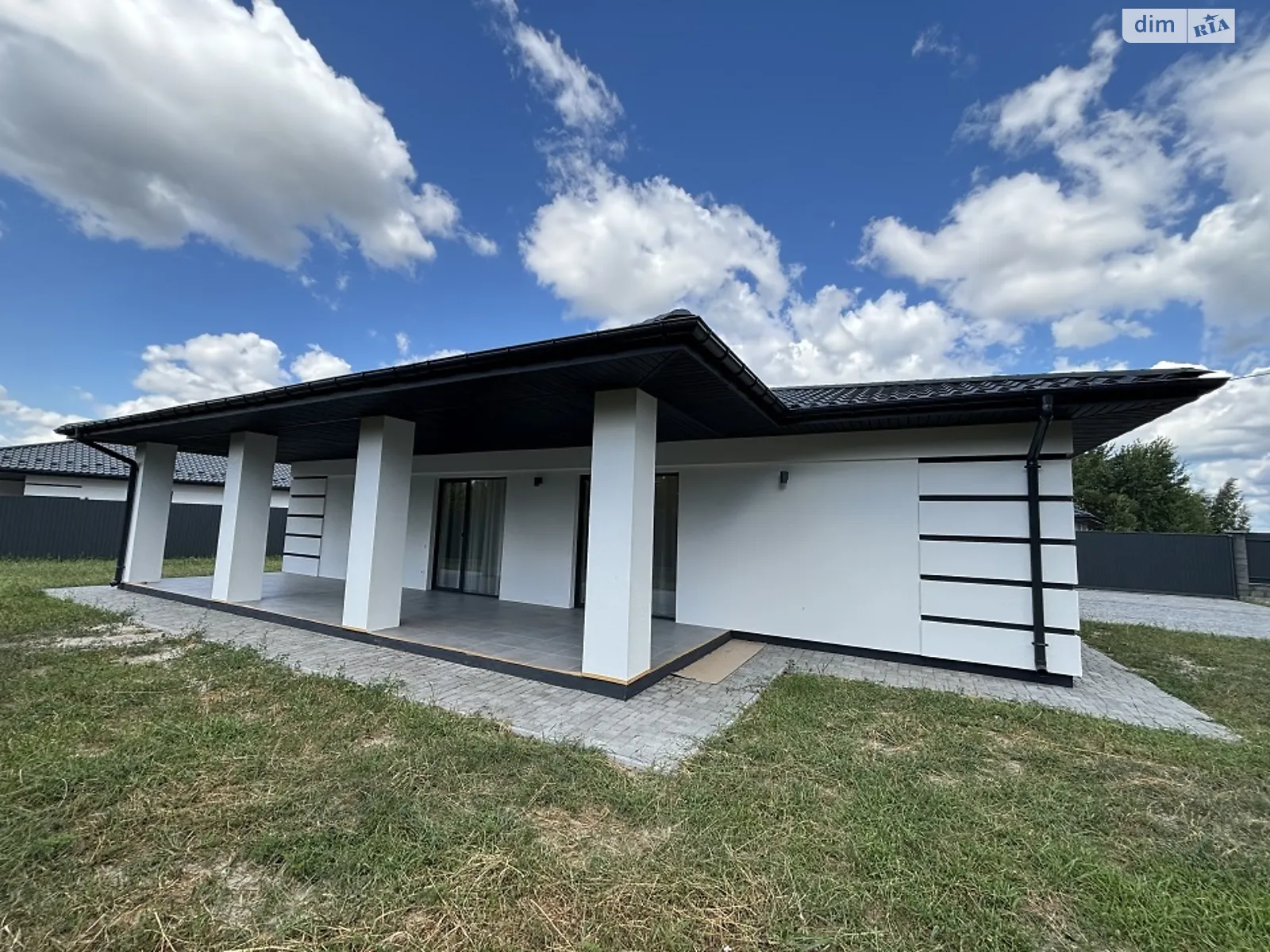 Продається одноповерховий будинок 140 кв. м з каміном, цена: 179000 $ - фото 1