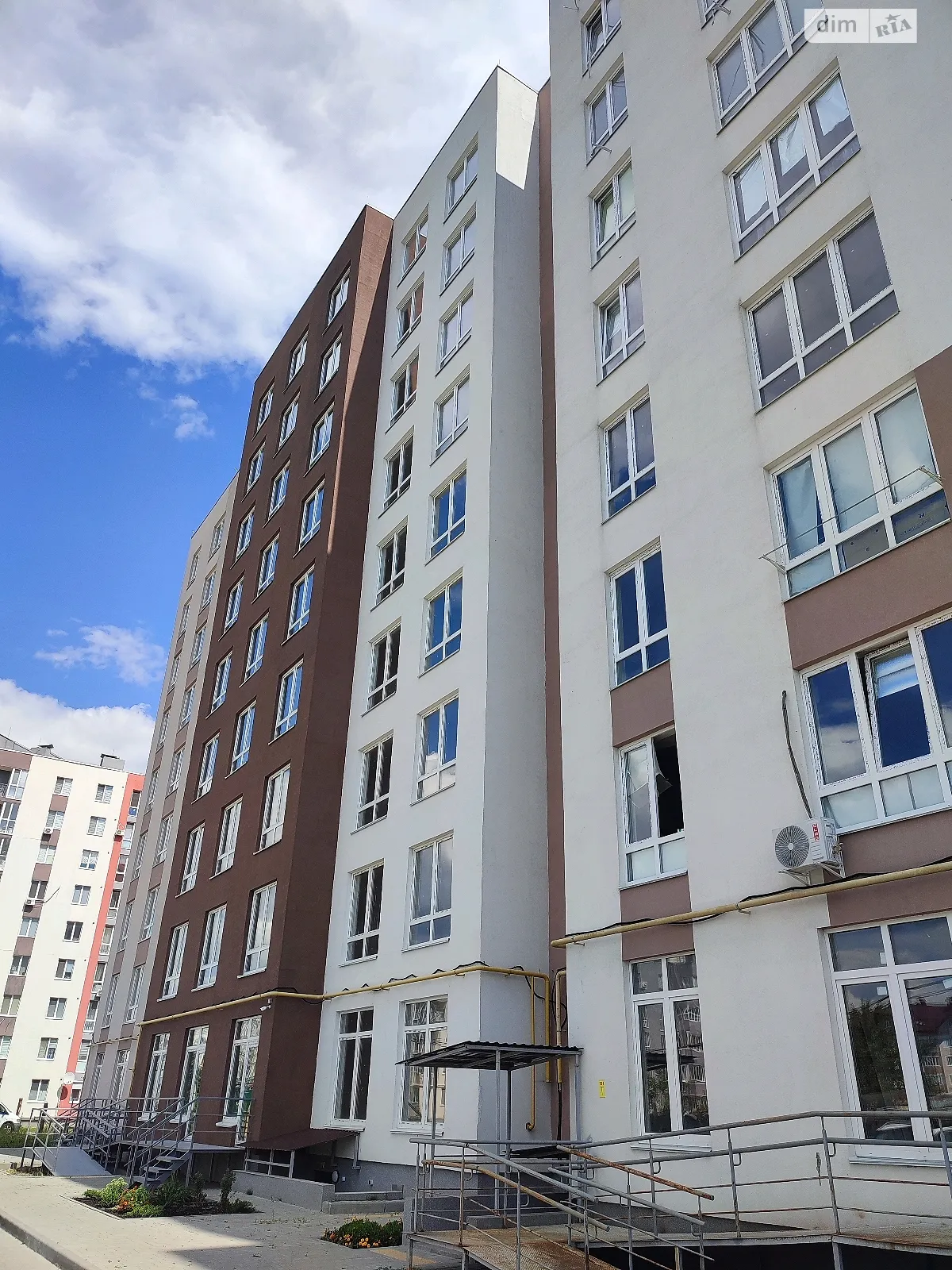 Продається 2-кімнатна квартира 65 кв. м у Бучі, вул. Бориса Гмирі, 14 - фото 1
