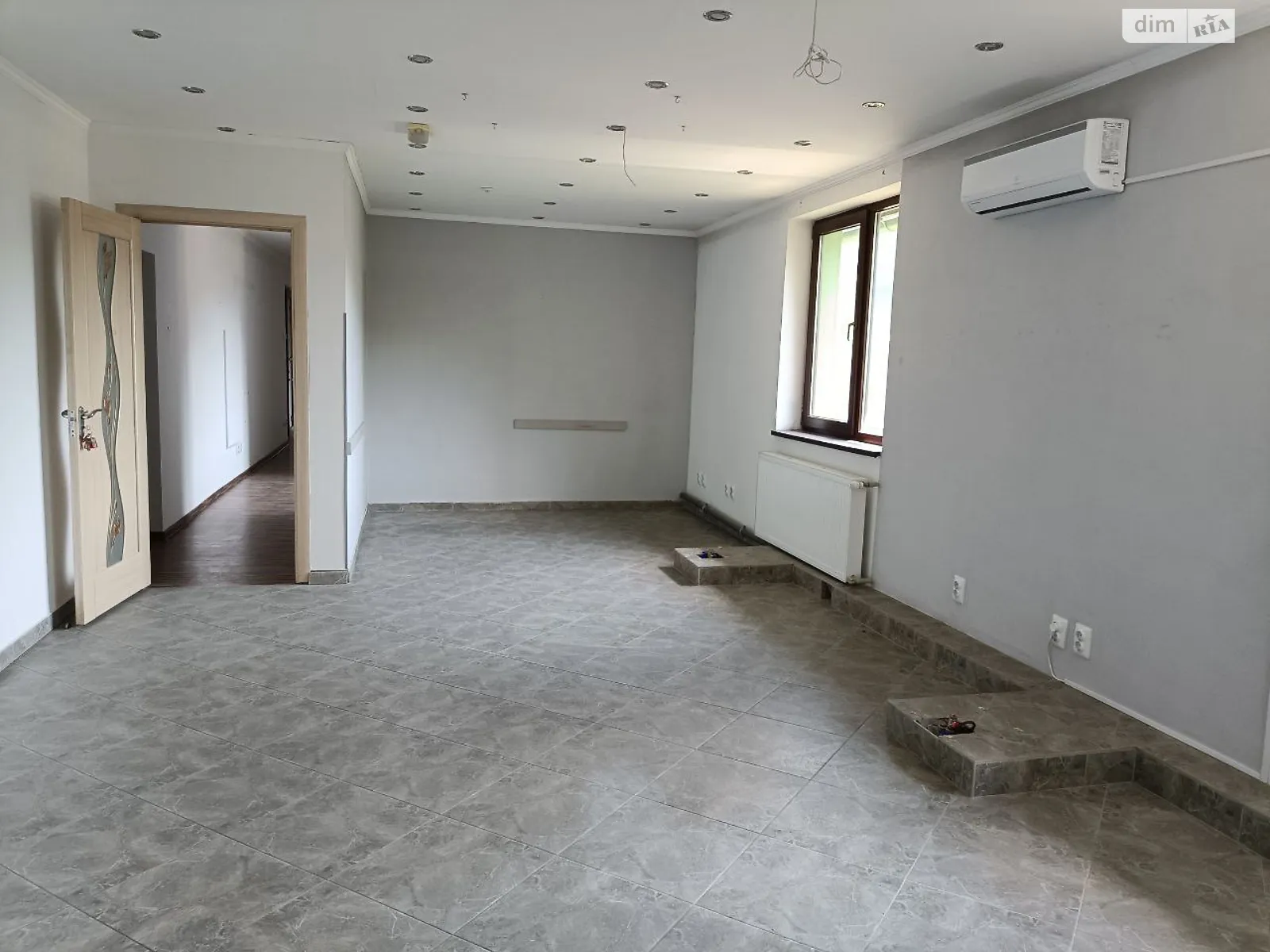 Сдается в аренду помещения свободного назначения 68.8 кв. м в 3-этажном здании, цена: 13760 грн - фото 1