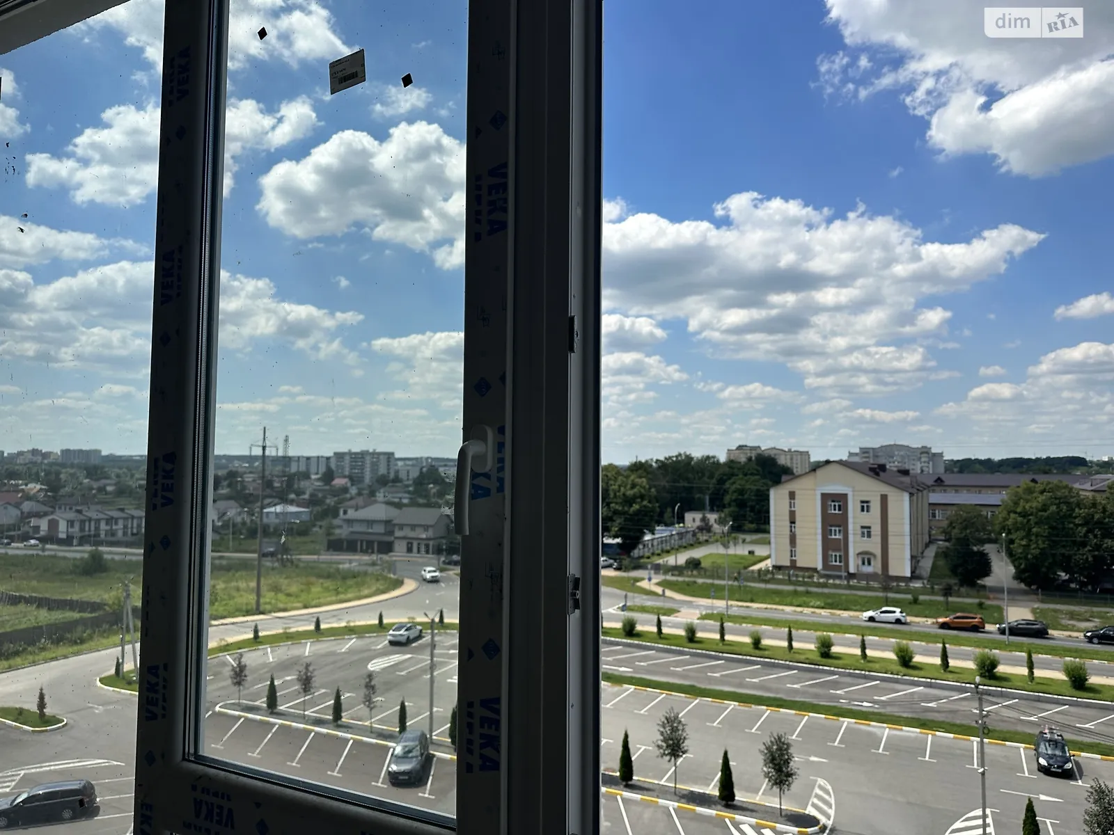 Продается 1-комнатная квартира 39 кв. м в Буче, ул. Ивана Кожедуба, 3А - фото 1