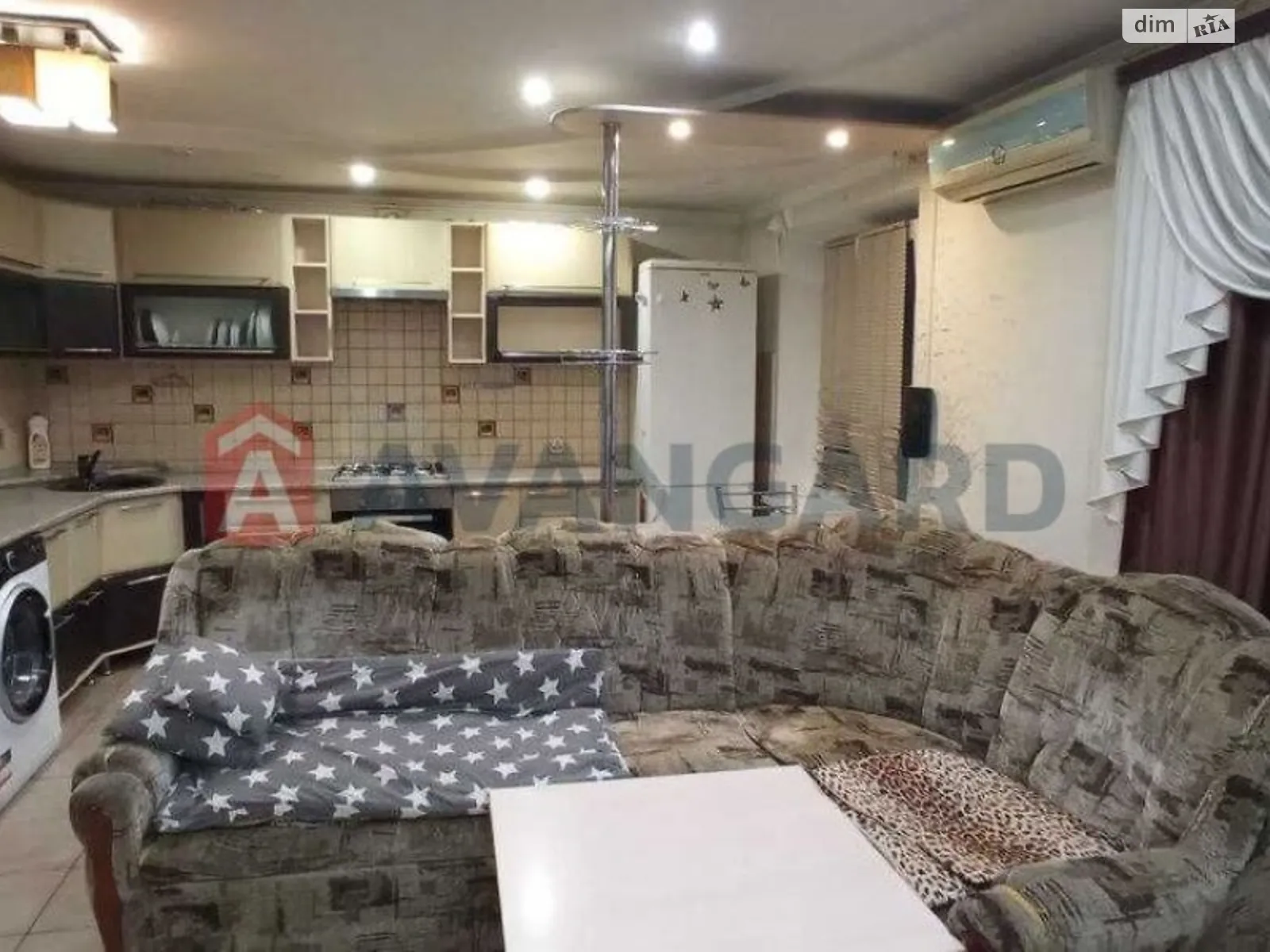 3-комнатная квартира 67 кв. м в Запорожье, ул. Автозаводская, 8Б - фото 1