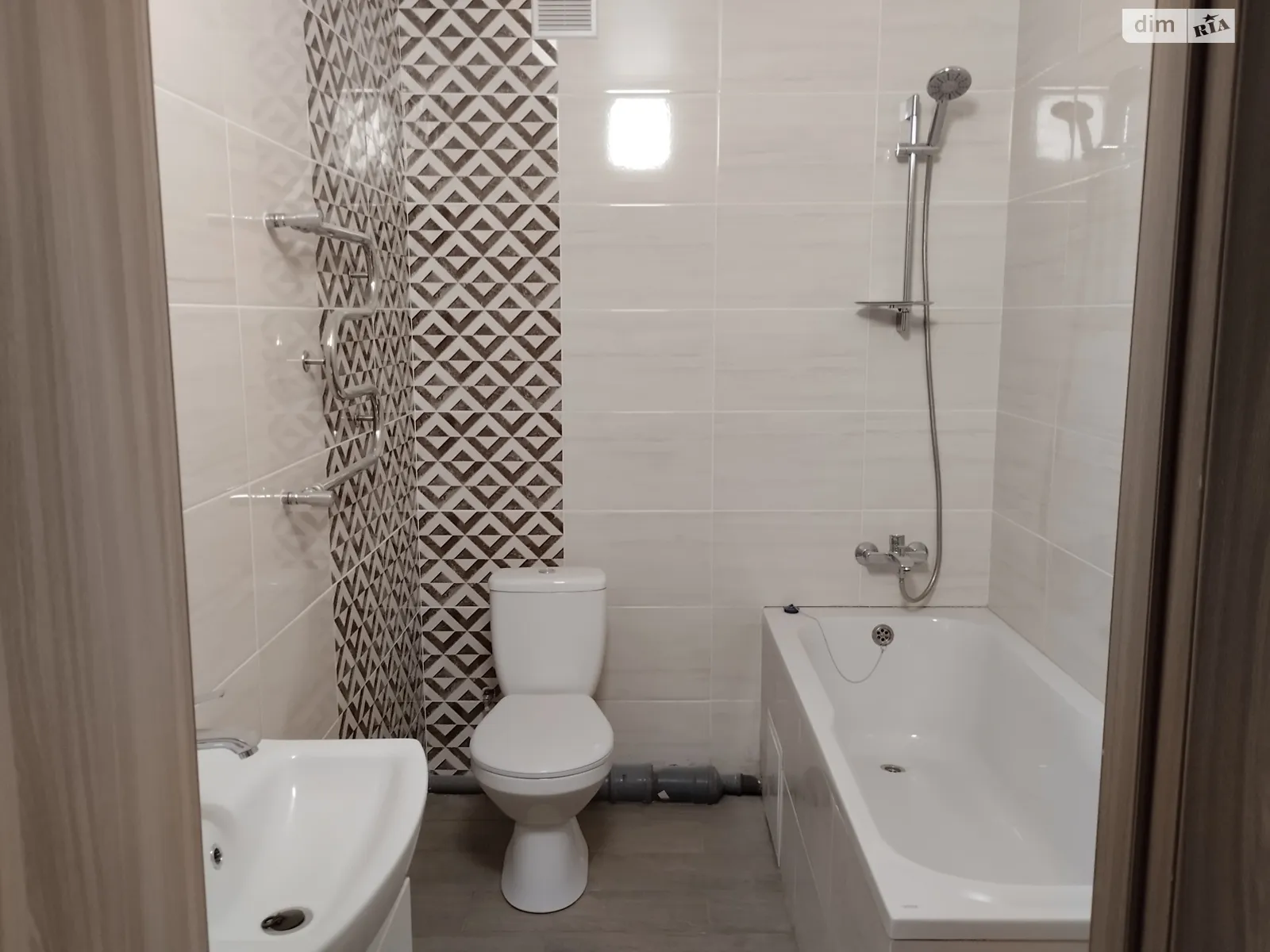 Продается 1-комнатная квартира 48 кв. м в Виннице, ул. Молодежная - фото 1