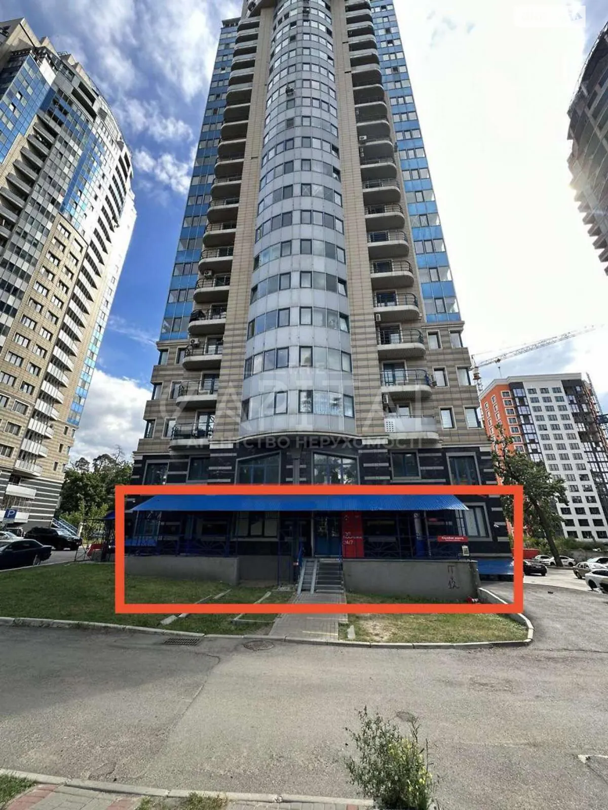 Сдается в аренду офис 237 кв. м в бизнес-центре, цена: 2300 $ - фото 1