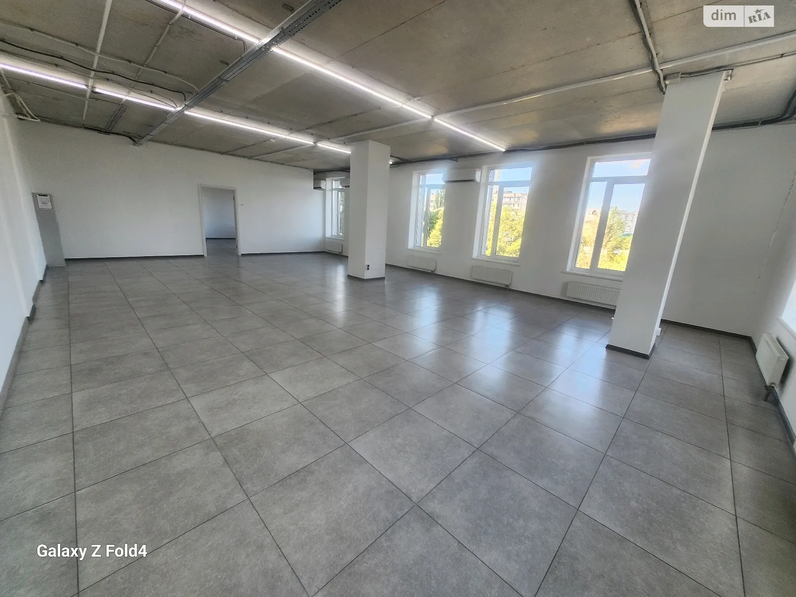 Сдается в аренду офис 260 кв. м в бизнес-центре, цена: 104000 грн - фото 1