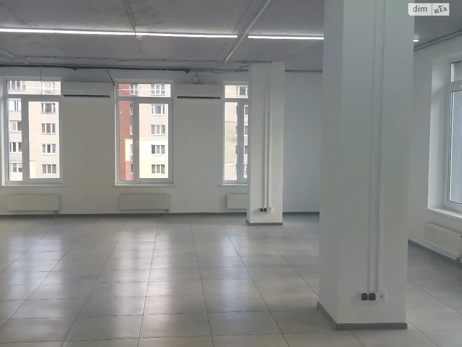 Сдается в аренду офис 260 кв. м в бизнес-центре, цена: 104000 грн - фото 1