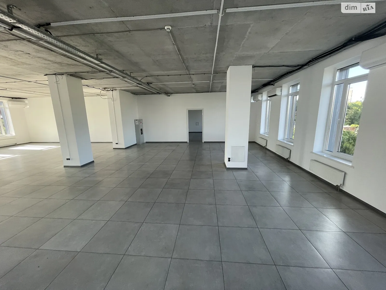 Сдается в аренду офис 250 кв. м в бизнес-центре, цена: 100000 грн - фото 1