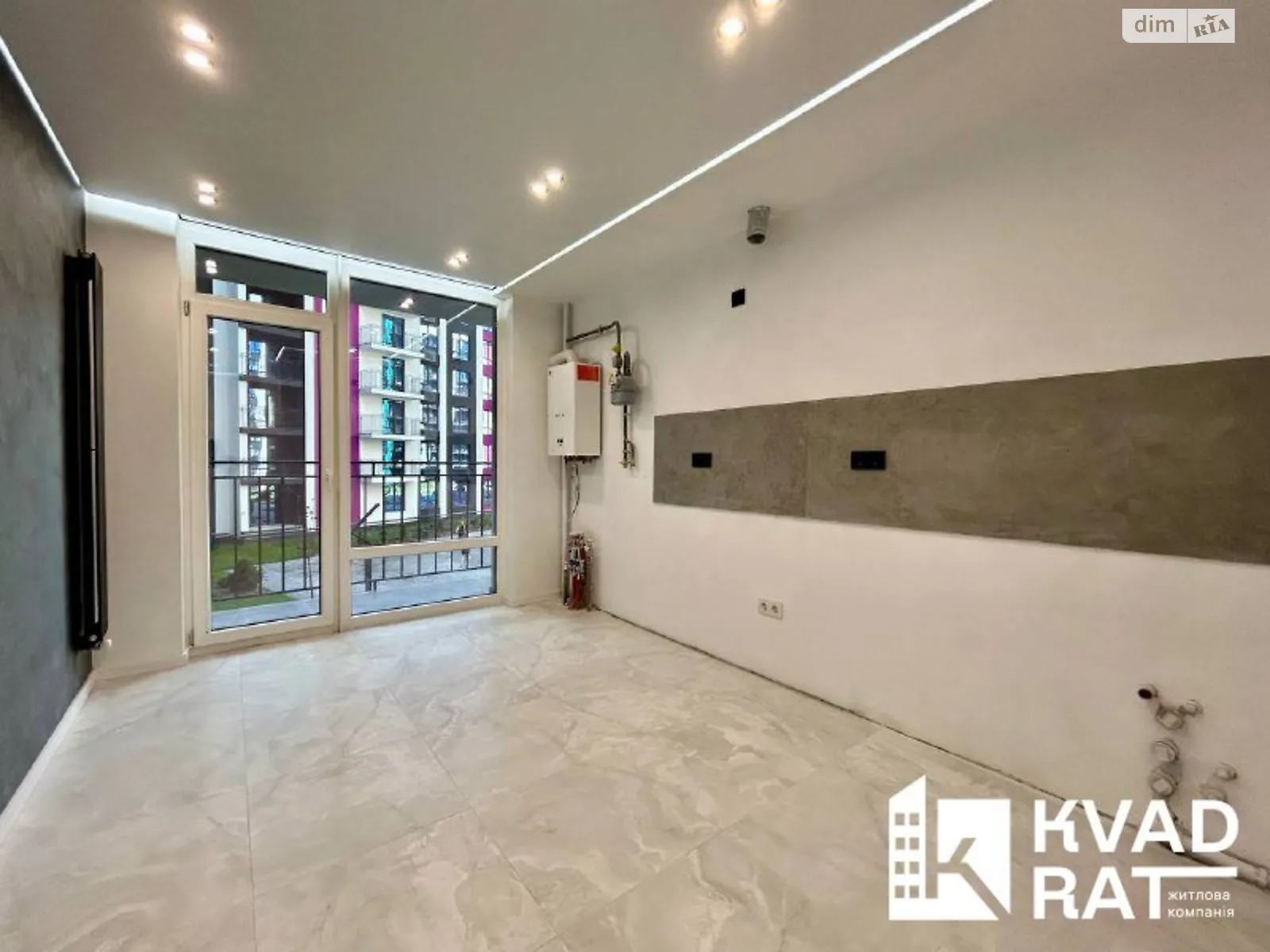 Продается 1-комнатная квартира 45 кв. м в Ивано-Франковске, ул. Крайковского, 1А - фото 1