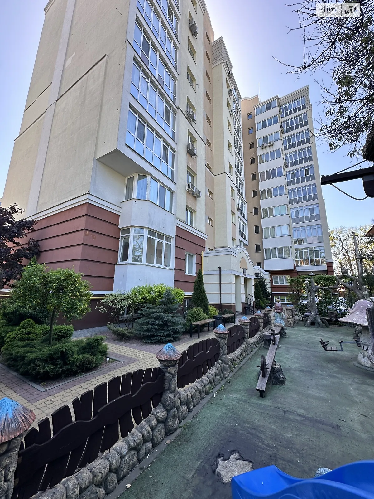 Продается 2-комнатная квартира 62.2 кв. м в Ирпене, ул. Соборная(ІІІ Интернационала) - фото 1