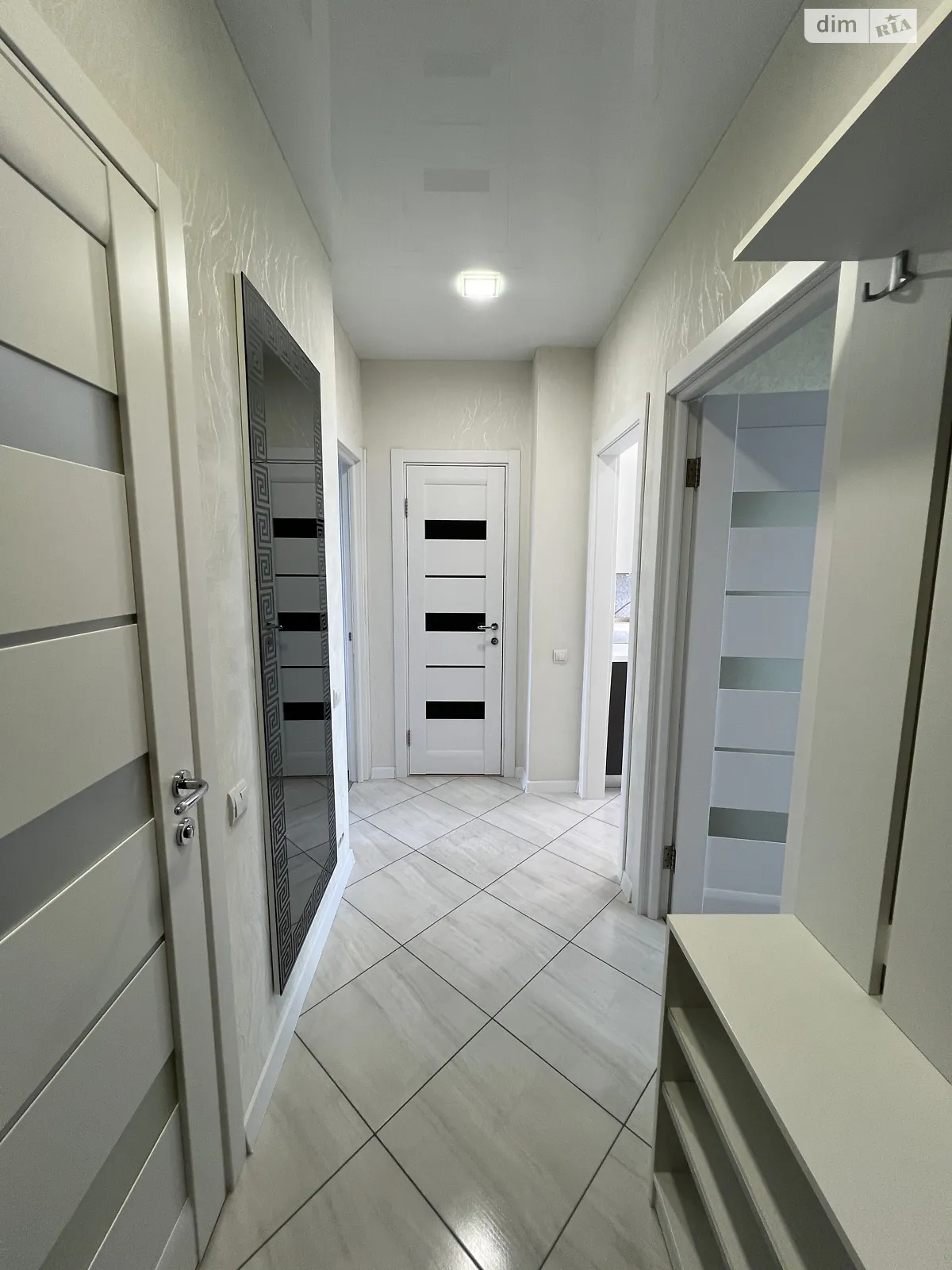 Продается 2-комнатная квартира 55.7 кв. м в Буче, ул. Бориса Гмыри, 9 - фото 1