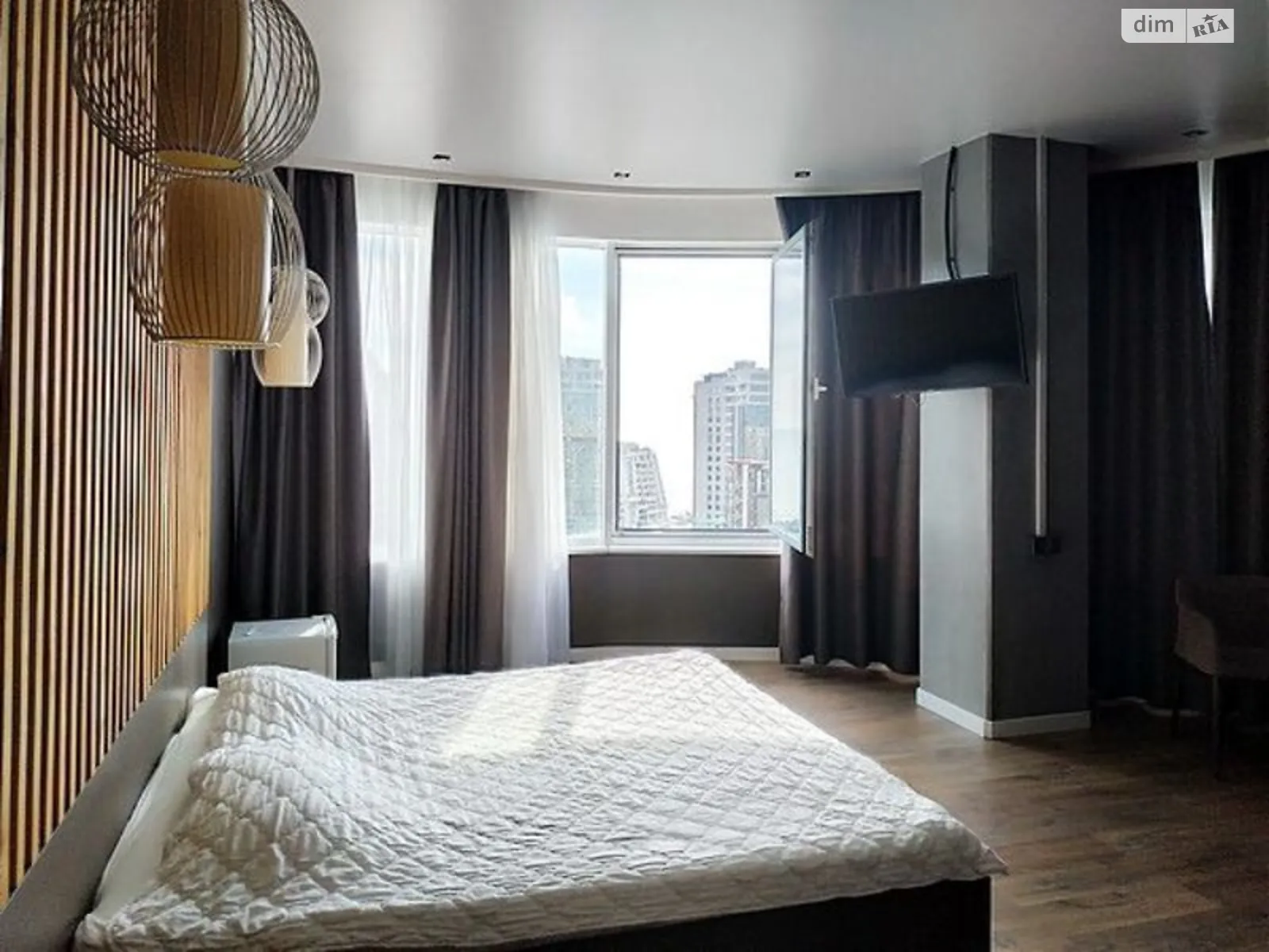 Продается 4-комнатная квартира 178.4 кв. м в Одессе - фото 1