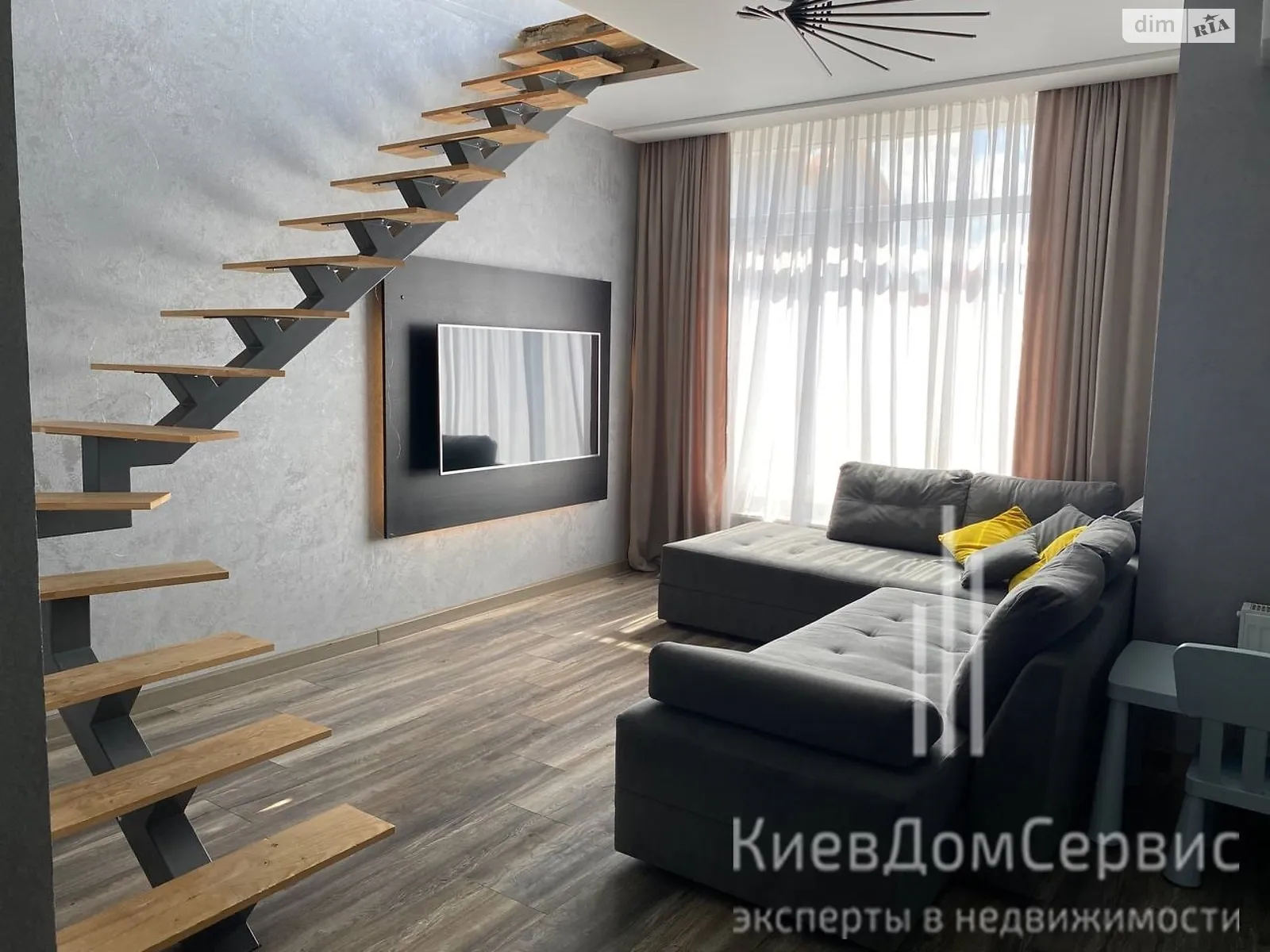 Продается 3-комнатная квартира 98.4 кв. м в Крюковщине, ул. Одесская, 25Б - фото 1