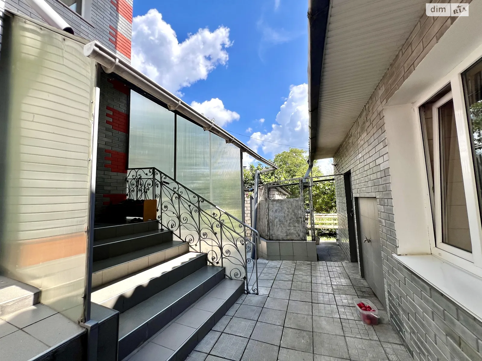 Продается дом на 2 этажа 200 кв. м с балконом, цена: 120000 $ - фото 1