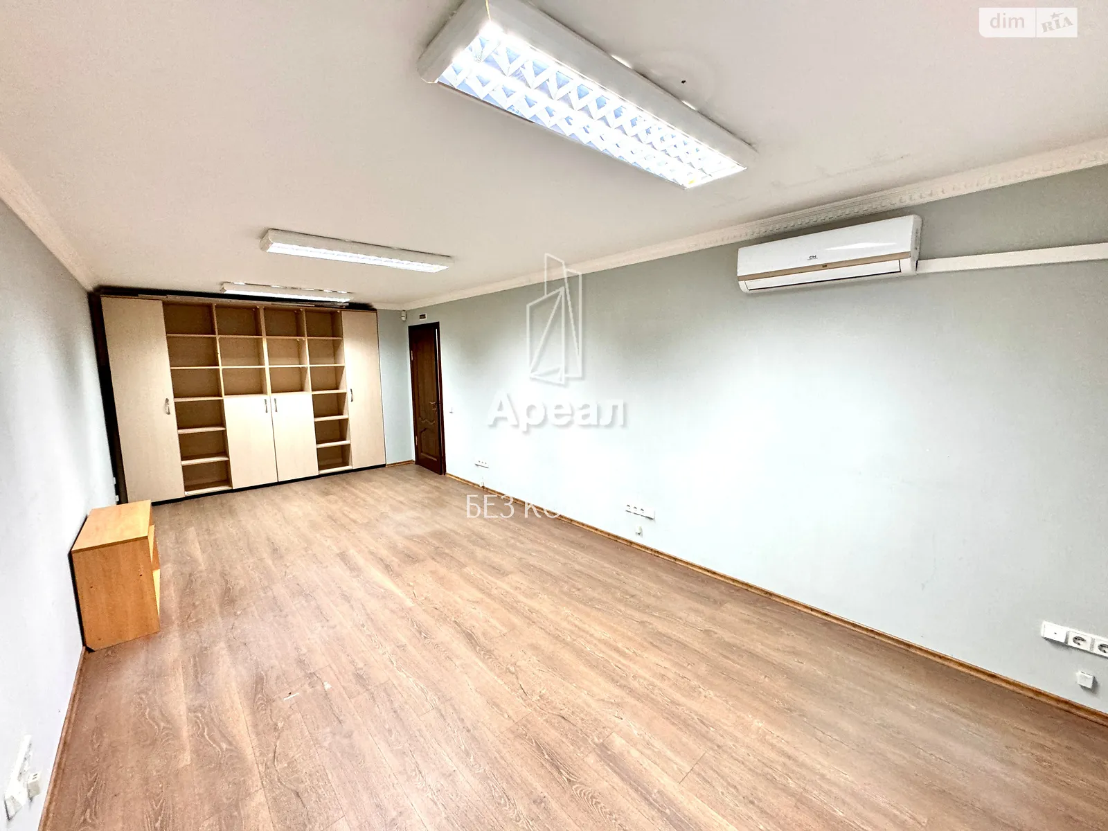 Здається в оренду офіс 89 кв. м в бізнес-центрі, цена: 900 $ - фото 1