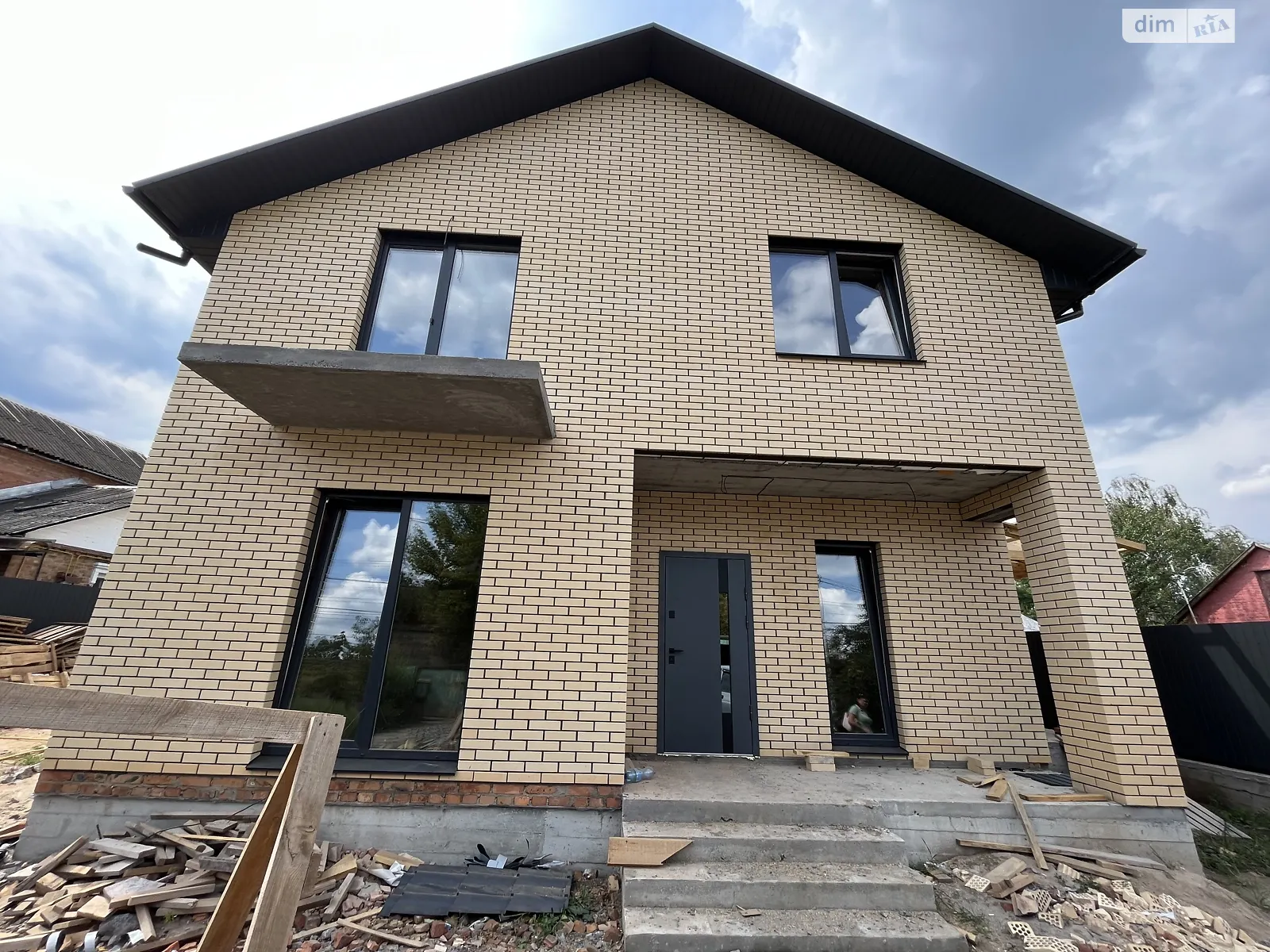 Продается дом на 2 этажа 129 кв. м с камином, цена: 115000 $ - фото 1