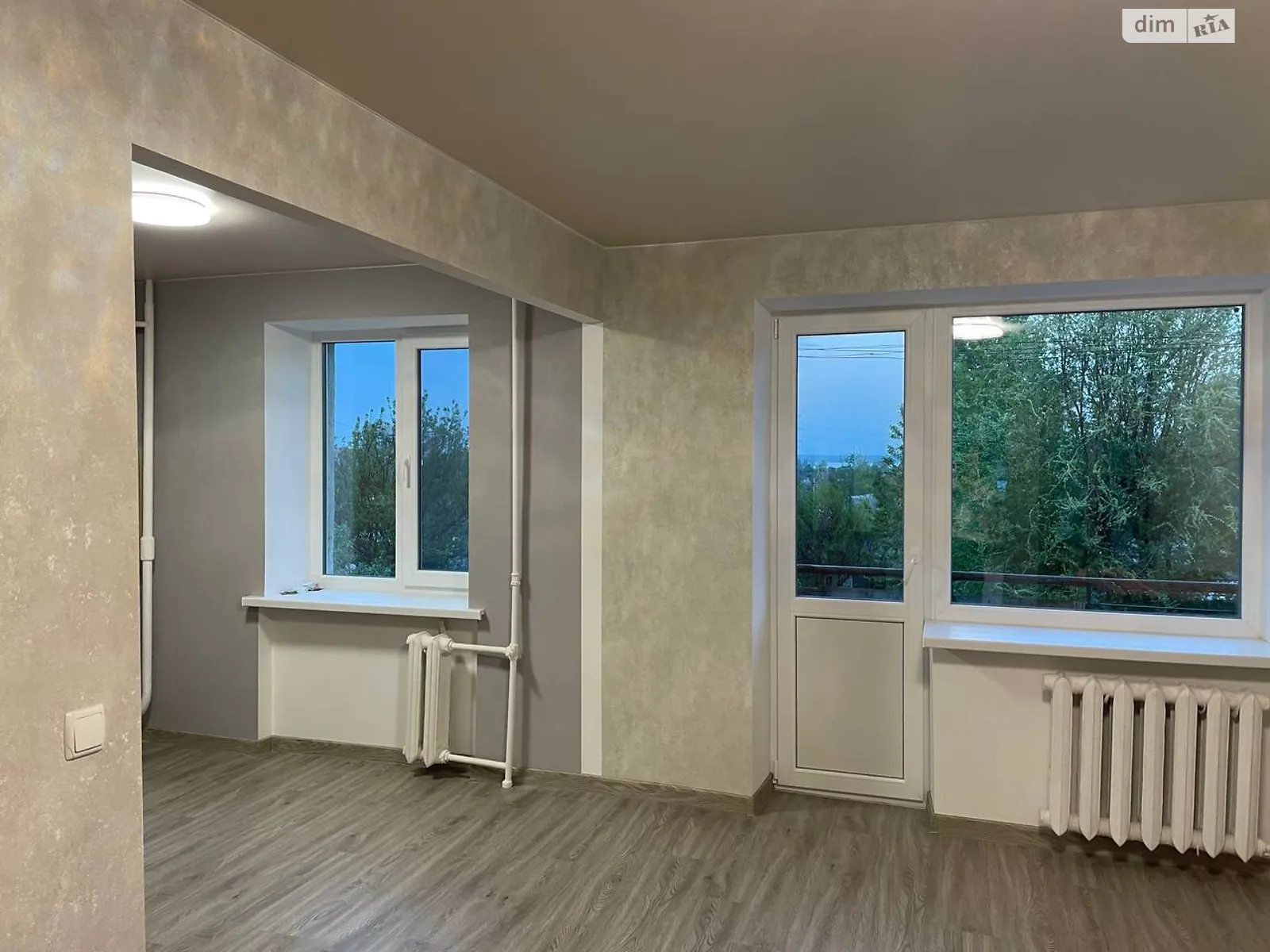 Продается 2-комнатная квартира 43 кв. м в Днепре, пл. Новокодацкая(Дзержинского), 1 - фото 1