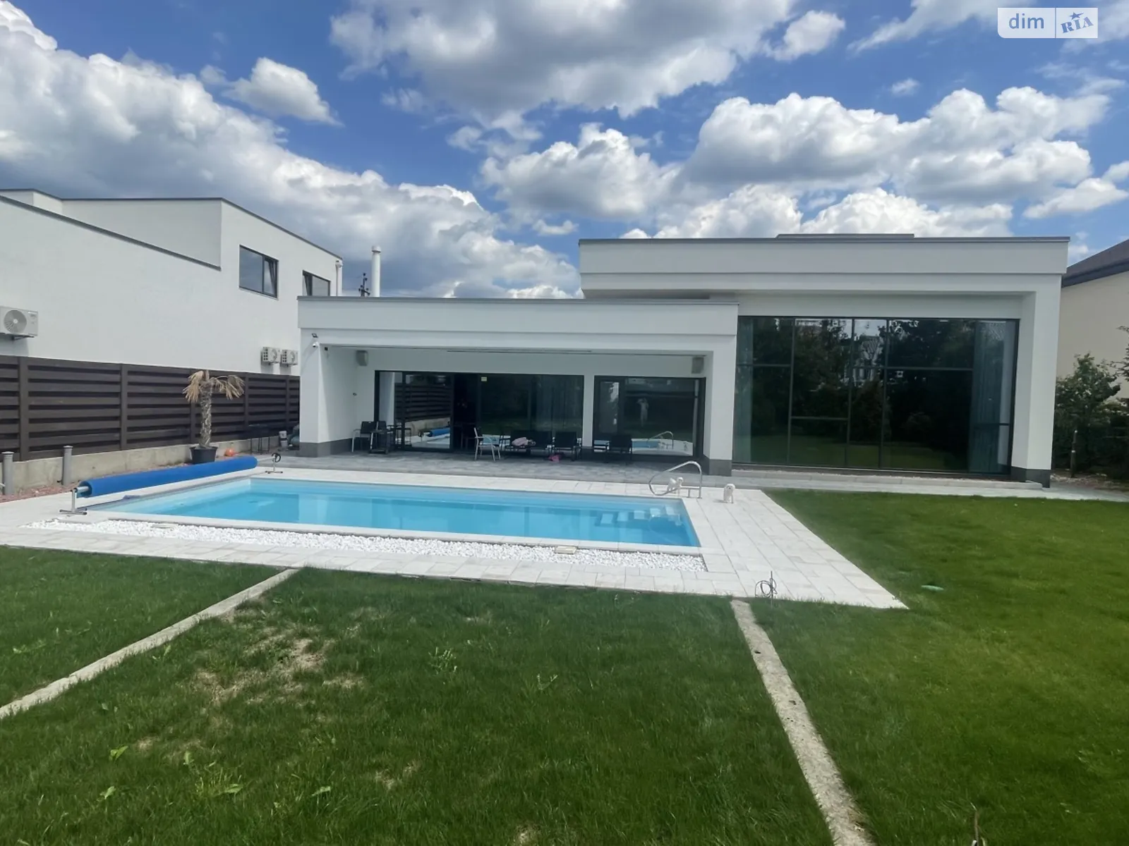 Продається будинок 2 поверховий 300 кв. м с басейном, цена: 640000 $ - фото 1