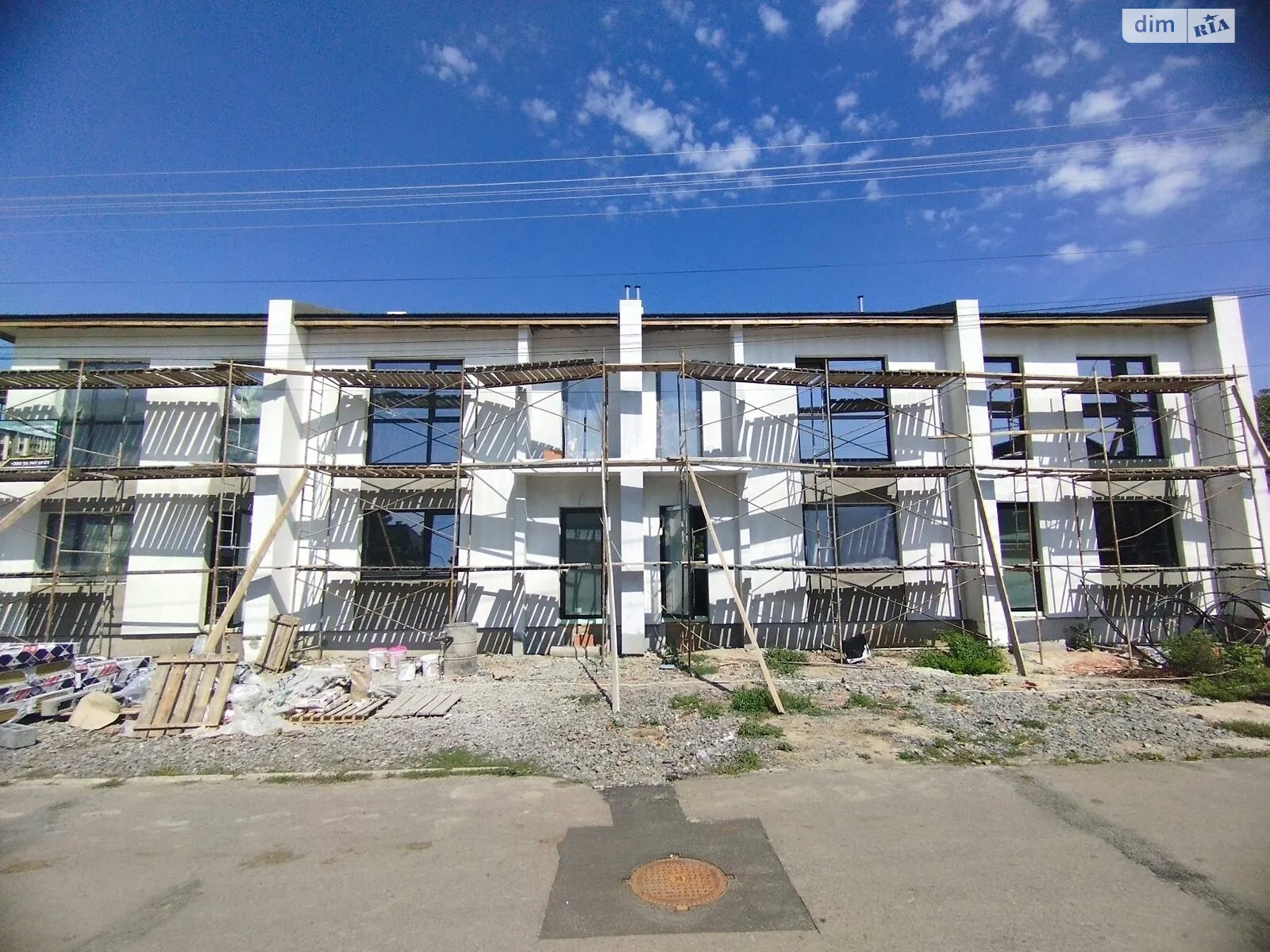 Продается дом на 2 этажа 135 кв. м с беседкой, цена: 150000 $ - фото 1