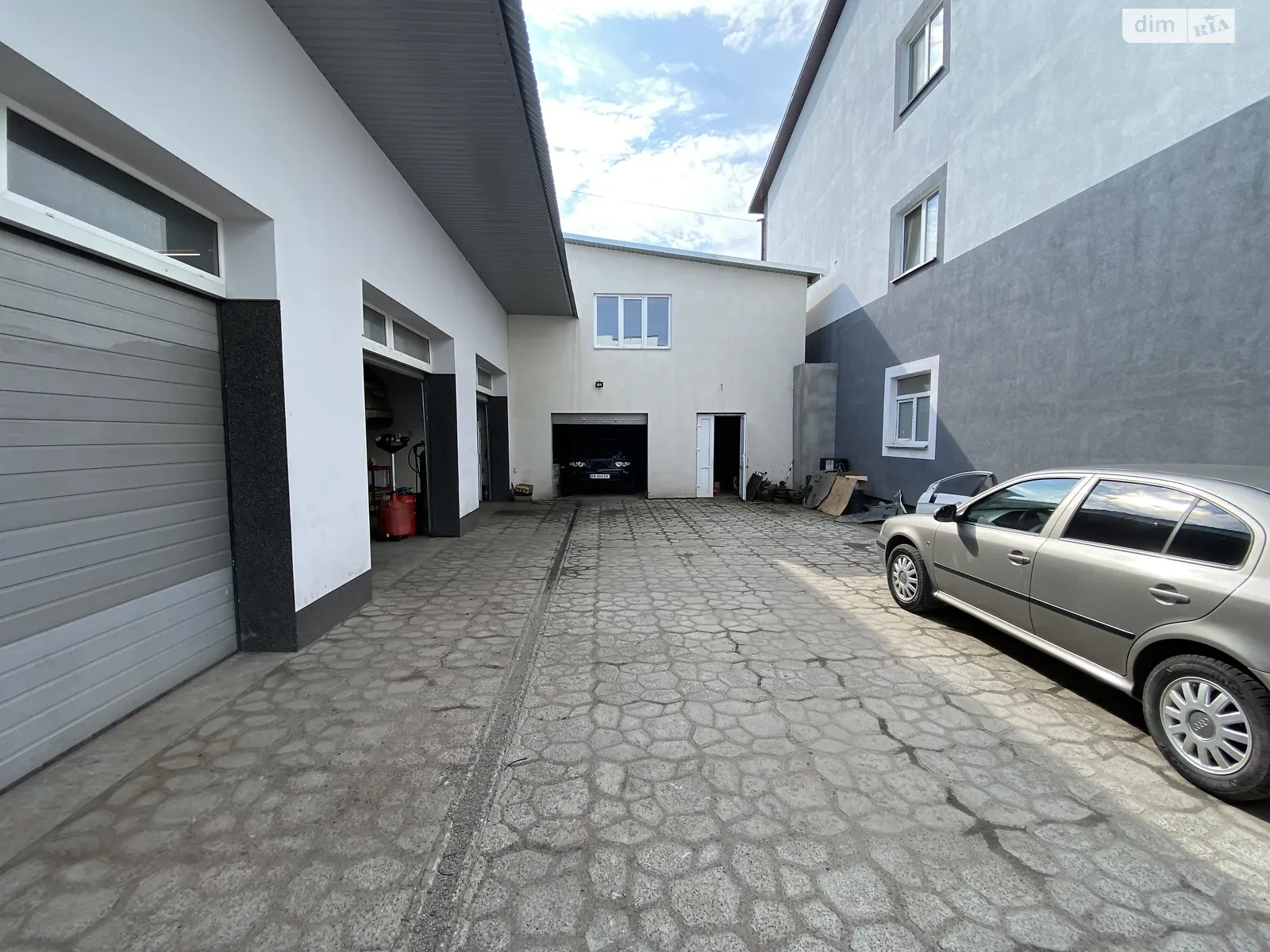 Продается объект сферы услуг 300 кв. м в 3-этажном здании, цена: 299999 $ - фото 1