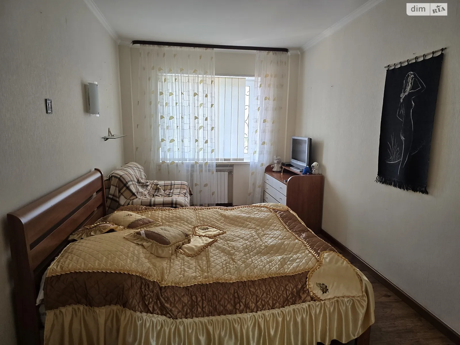 Продается дом на 2 этажа 300 кв. м с бассейном, ул. Полевая - фото 1