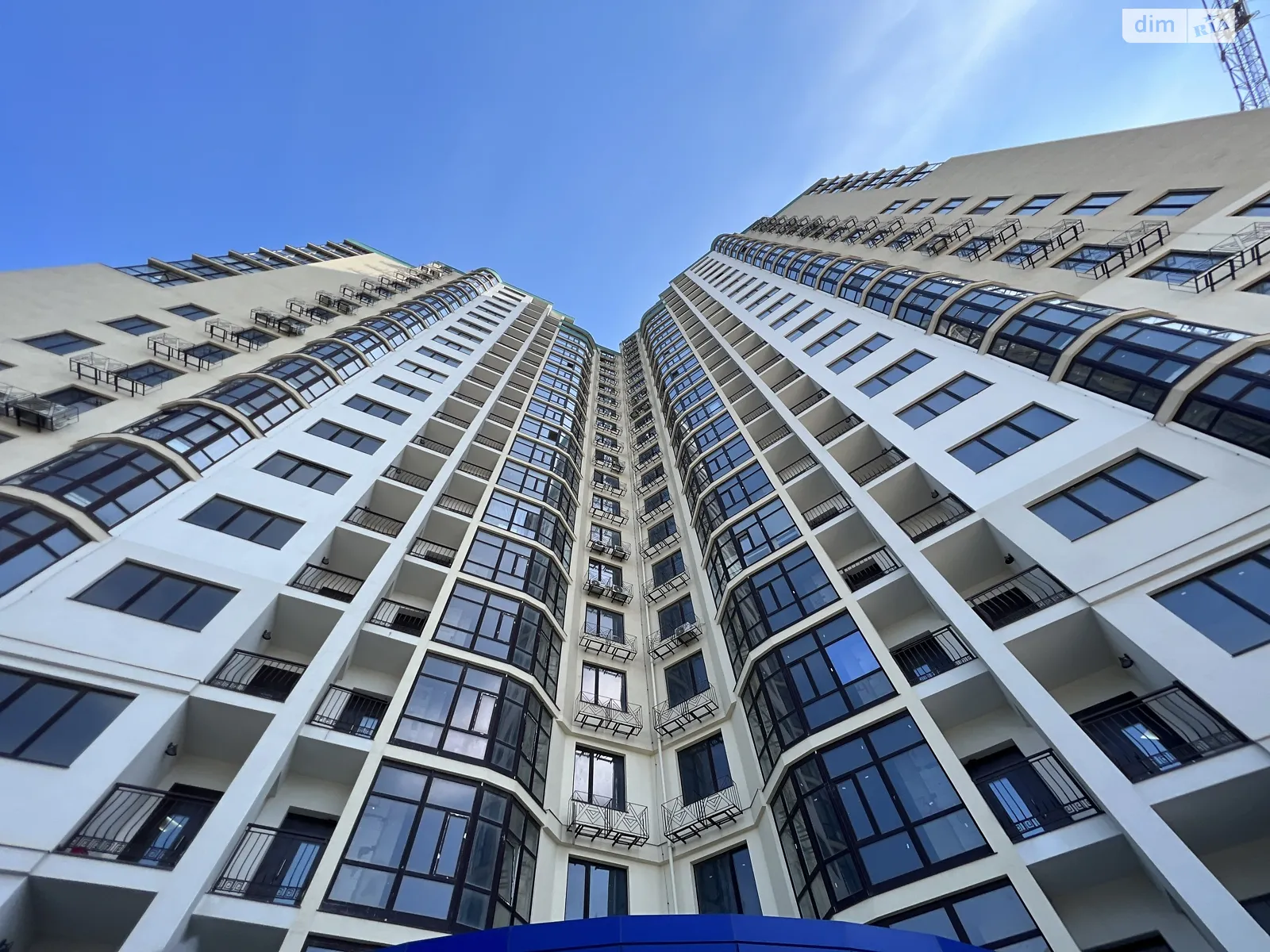 Продається 2-кімнатна квартира 104 кв. м у Одесі, Фонтанська дор. - фото 1