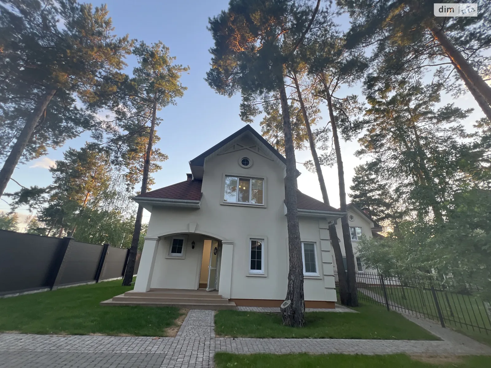 Сдается в аренду дом на 2 этажа 156 кв. м с подвалом, цена: 2300 $ - фото 1