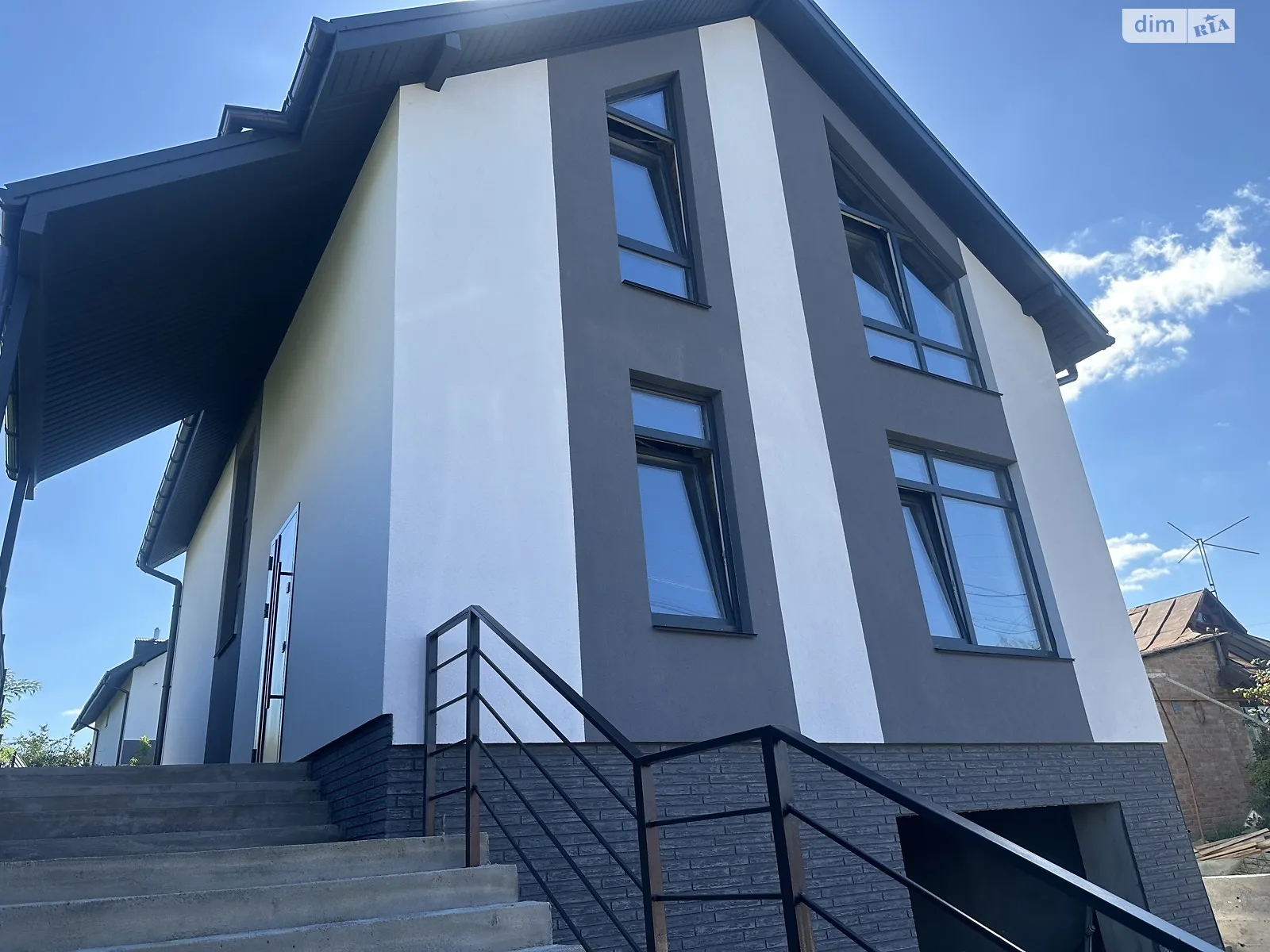 Продається будинок 2 поверховий 176 кв. м з каміном, цена: 115000 $ - фото 1