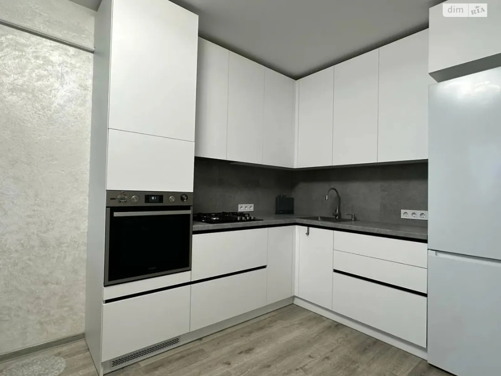 Продается 1-комнатная квартира 46 кв. м в Ровно, ул. Николая Боголюбова, 5А - фото 1