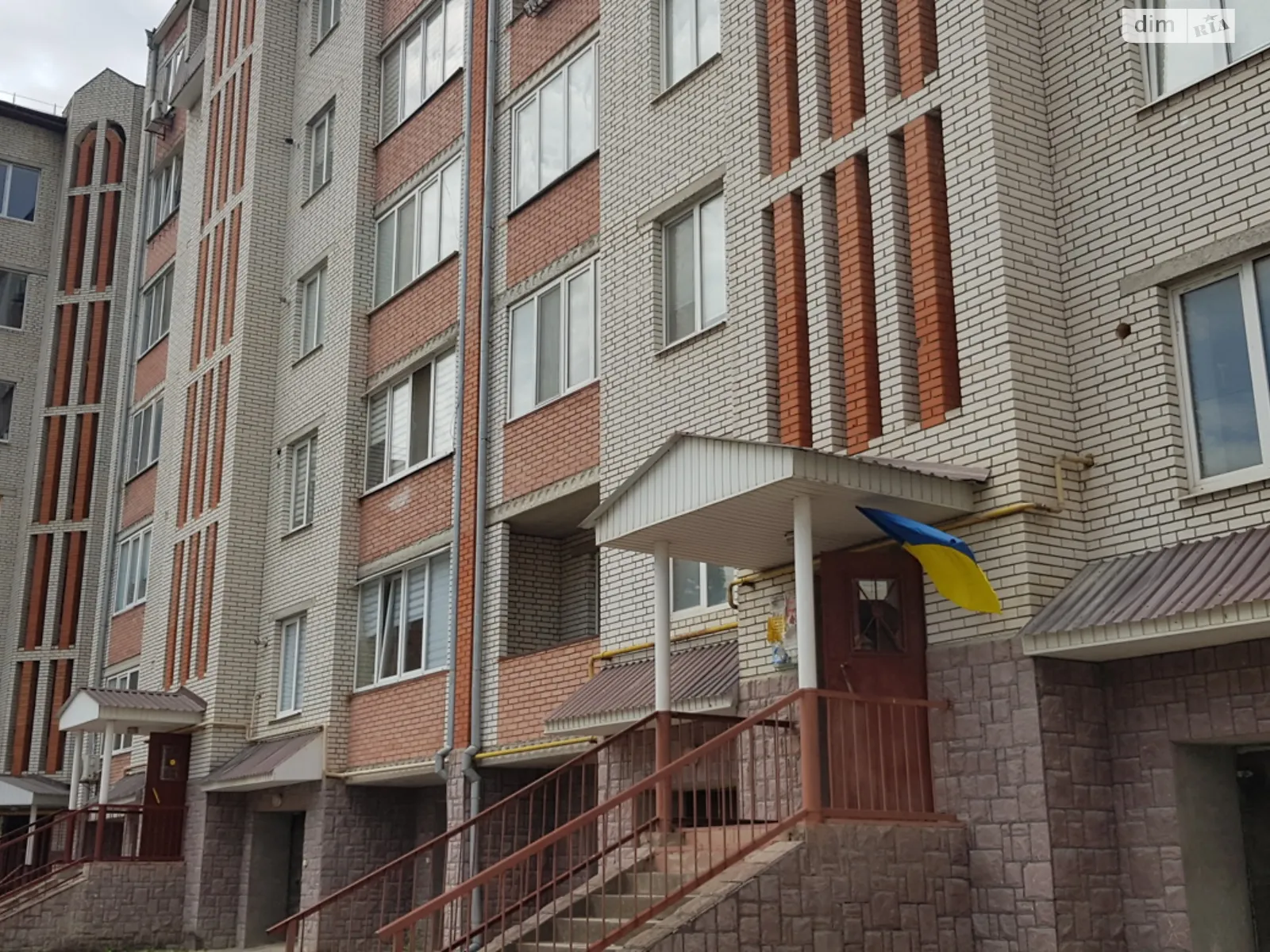 Продается 3-комнатная квартира 95.4 кв. м в Черткове, ул. Владимира Великого(Строительная) - фото 1