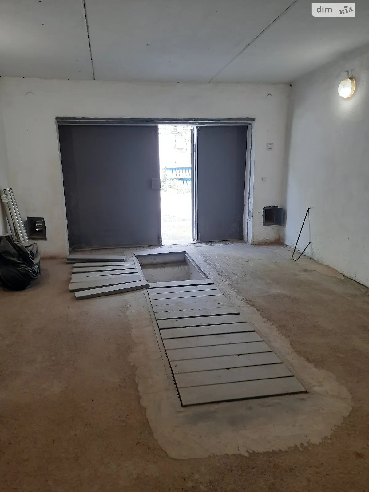 Продается отдельно стоящий гараж под легковое авто на 22 кв. м, цена: 3900 $ - фото 1