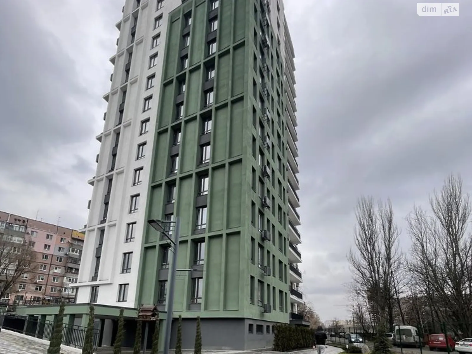 Продается 1-комнатная квартира 42 кв. м в Днепре, ул. Космическая, 5 - фото 1