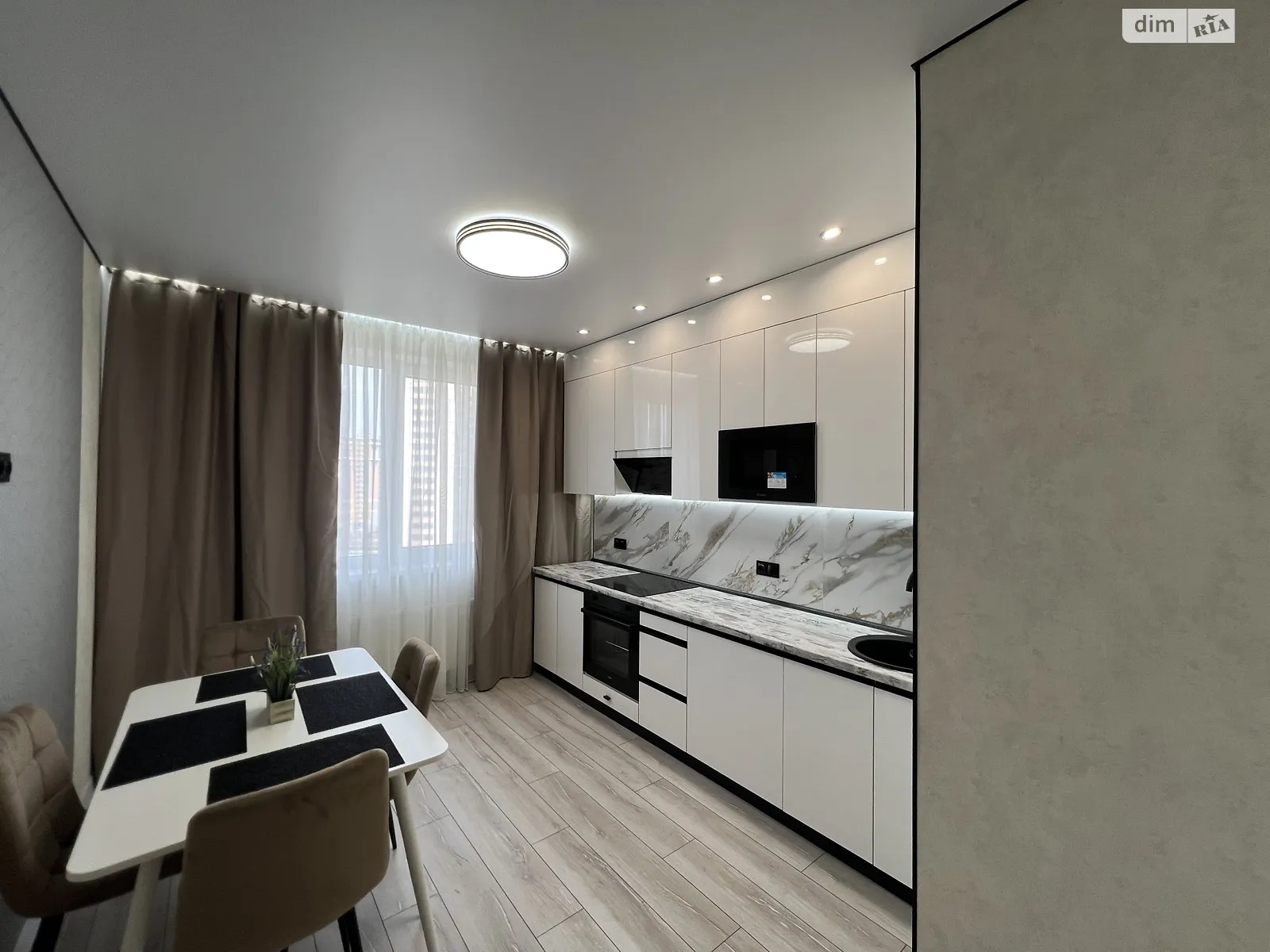 Продається 2-кімнатна квартира 61 кв. м у Одесі, вул. Перлинна - фото 1