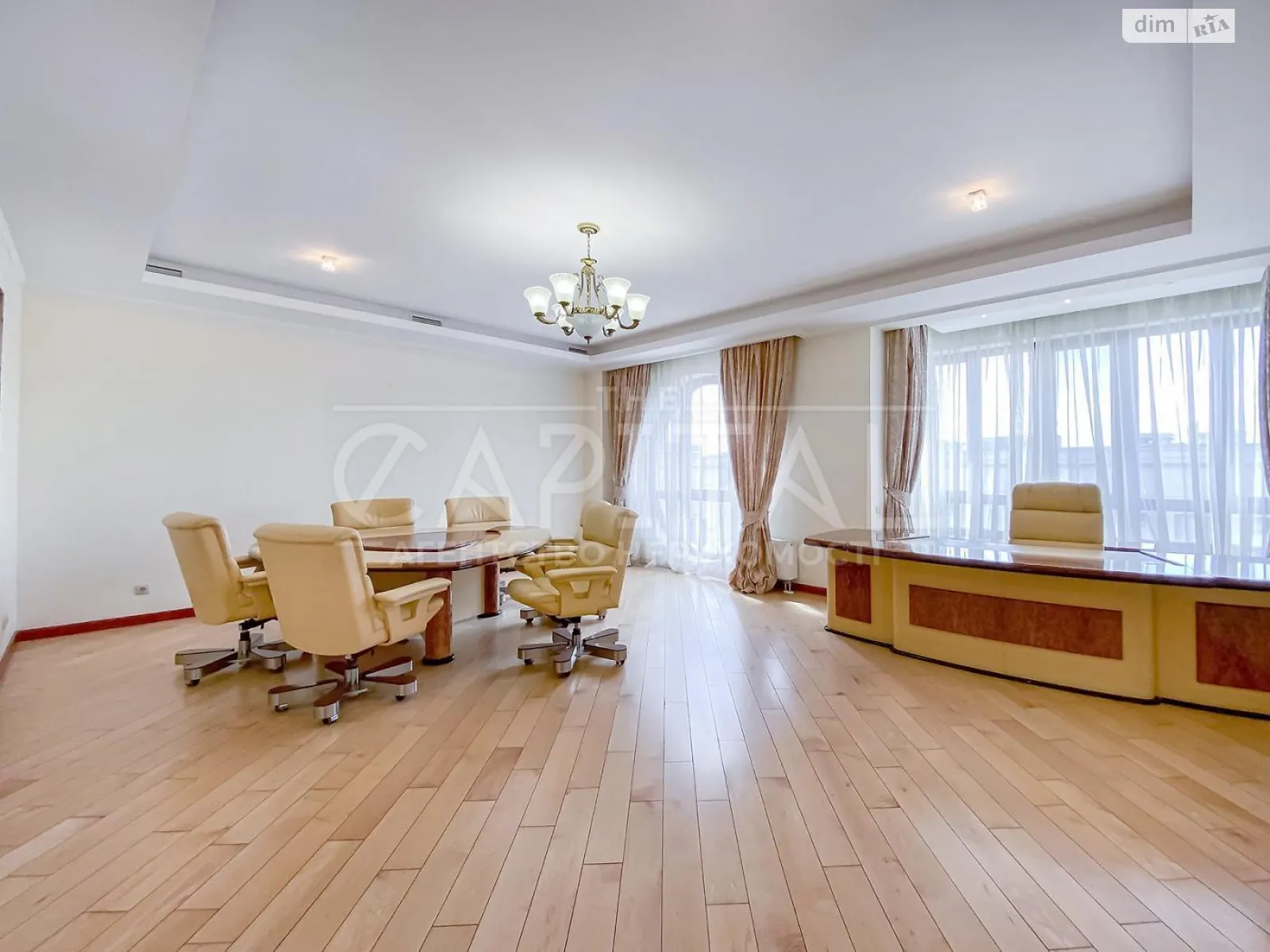 Сдается в аренду офис 207 кв. м в бизнес-центре, цена: 2500 $ - фото 1