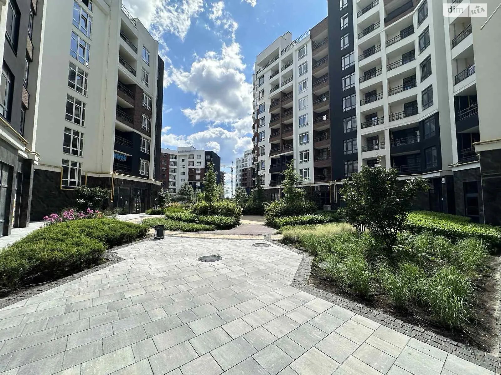 Продается 1-комнатная квартира 53.6 кв. м в Ирпене, ул. Кобылянской Ольги, 1В/8 - фото 1