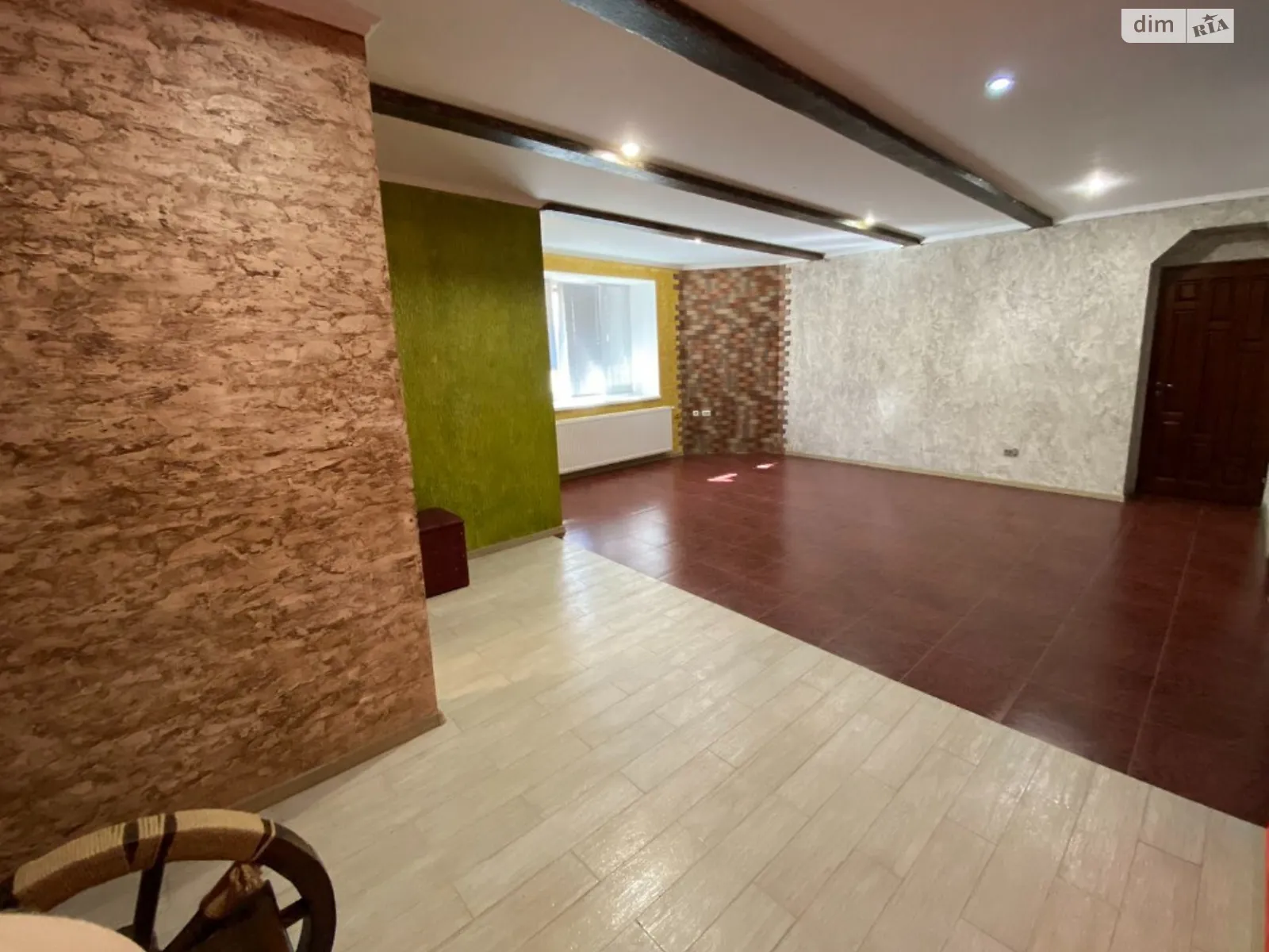 Сдается в аренду офис 57 кв. м в бизнес-центре, цена: 250 $ - фото 1