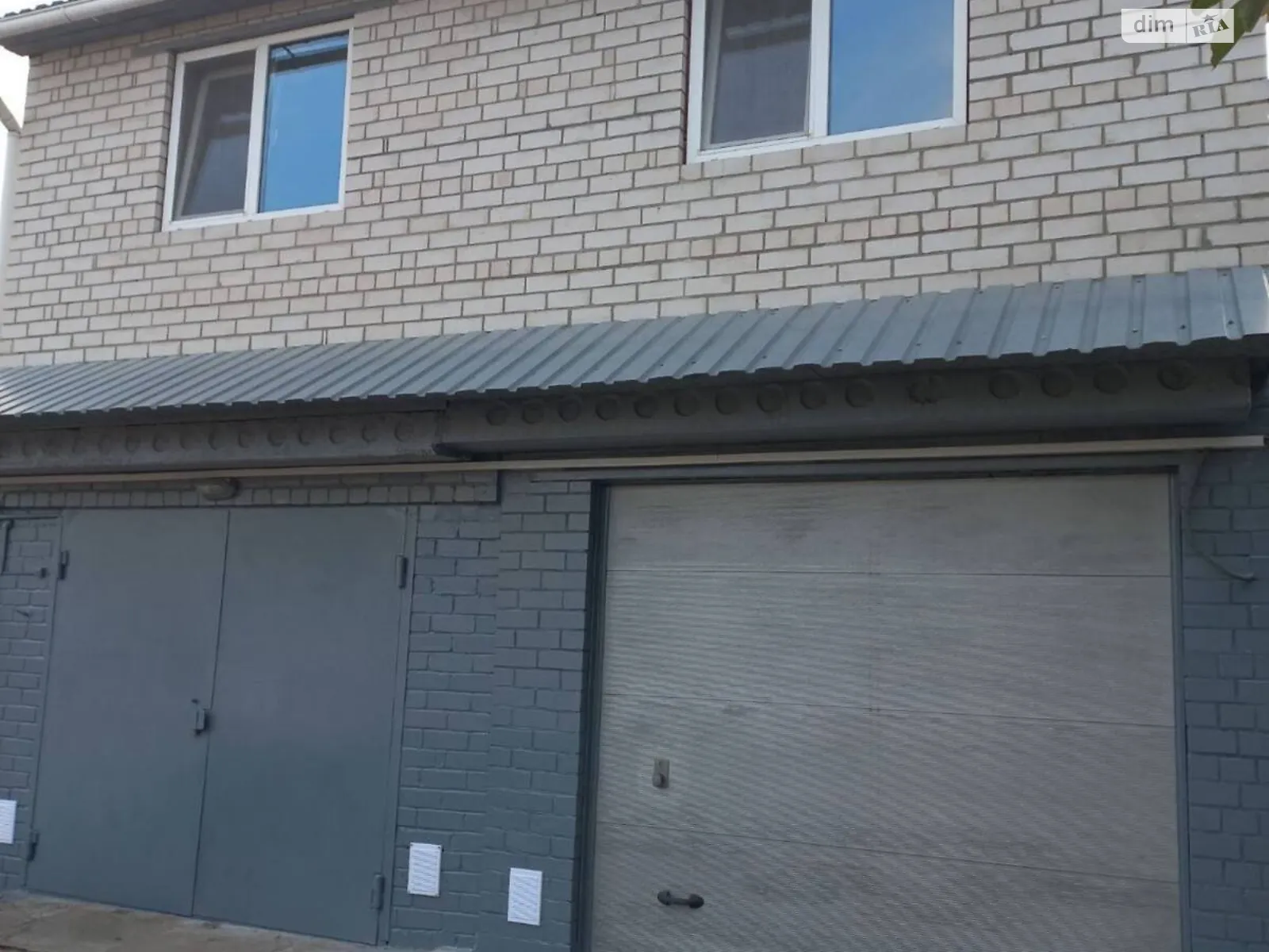 Продается отдельно стоящий гараж под легковое авто на 99 кв. м, цена: 33000 $ - фото 1