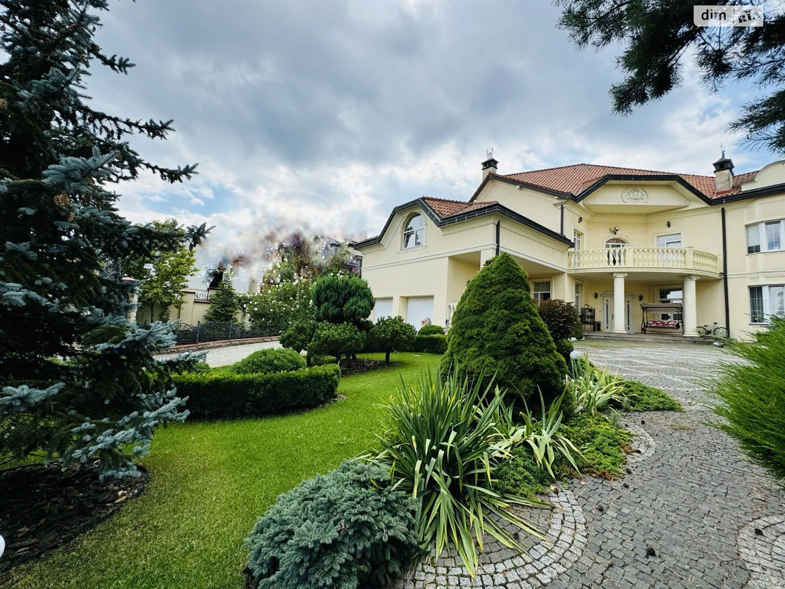 Продается дом на 2 этажа 727.8 кв. м с беседкой, цена: 1300000 $ - фото 1