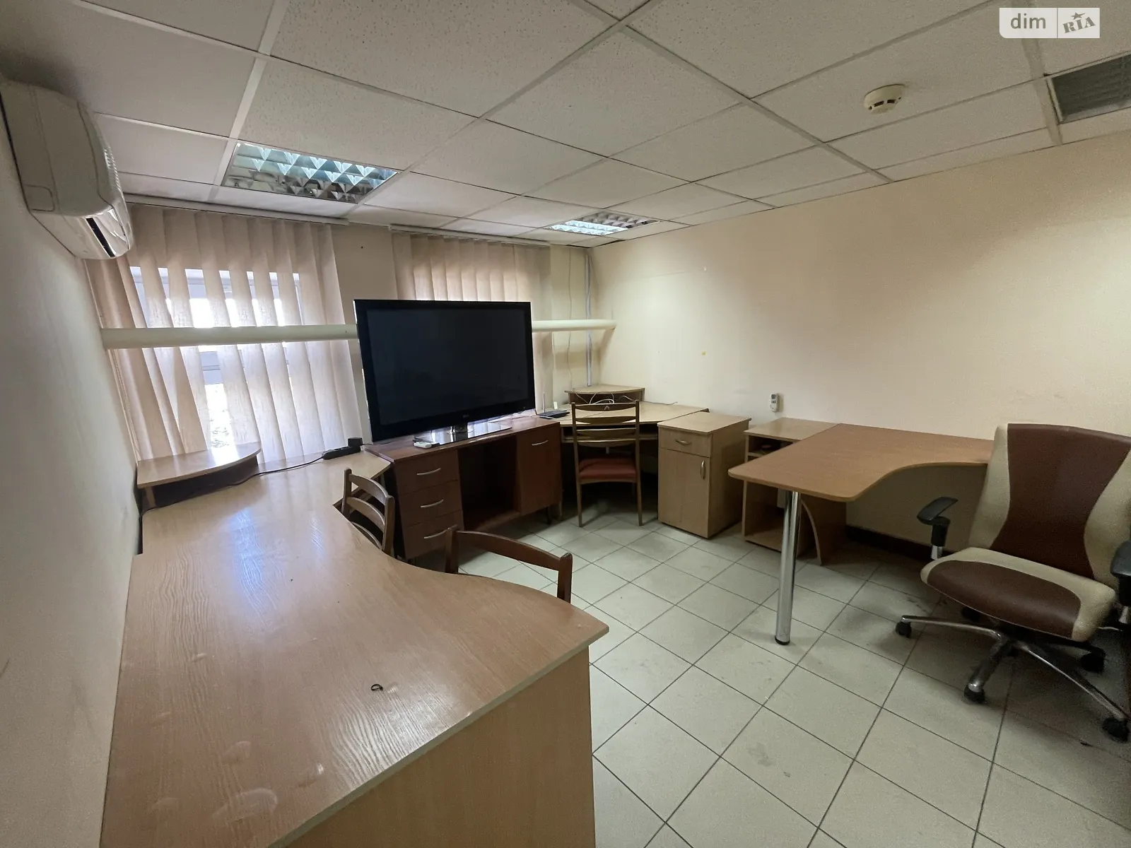 Сдается в аренду офис 40 кв. м в бизнес-центре, цена: 10000 грн - фото 1