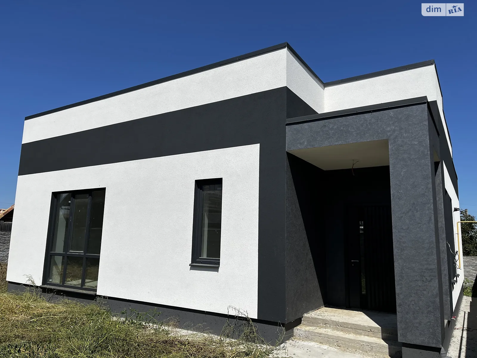 Продається одноповерховий будинок 105 кв. м з гаражем, цена: 130000 $ - фото 1