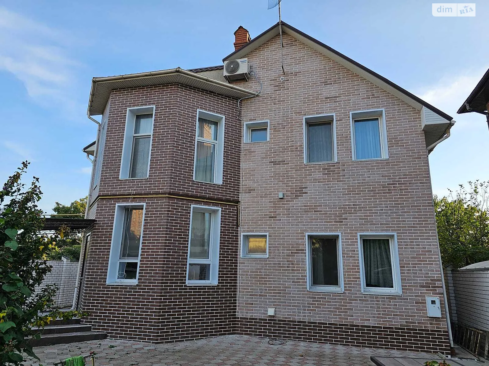 Продается дом на 2 этажа 240 кв. м с террасой, цена: 340000 $ - фото 1