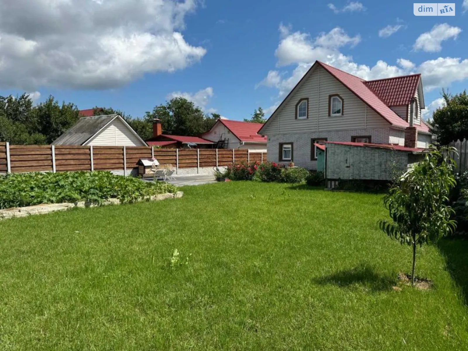 Продается дом на 2 этажа 145 кв. м с подвалом, цена: 135000 $ - фото 1