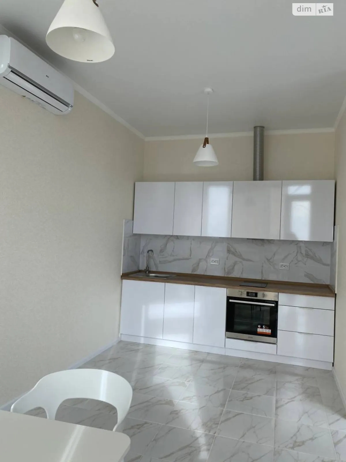 Продається 1-кімнатна квартира 47.8 кв. м у Одесі, Фонтанська дор. - фото 1